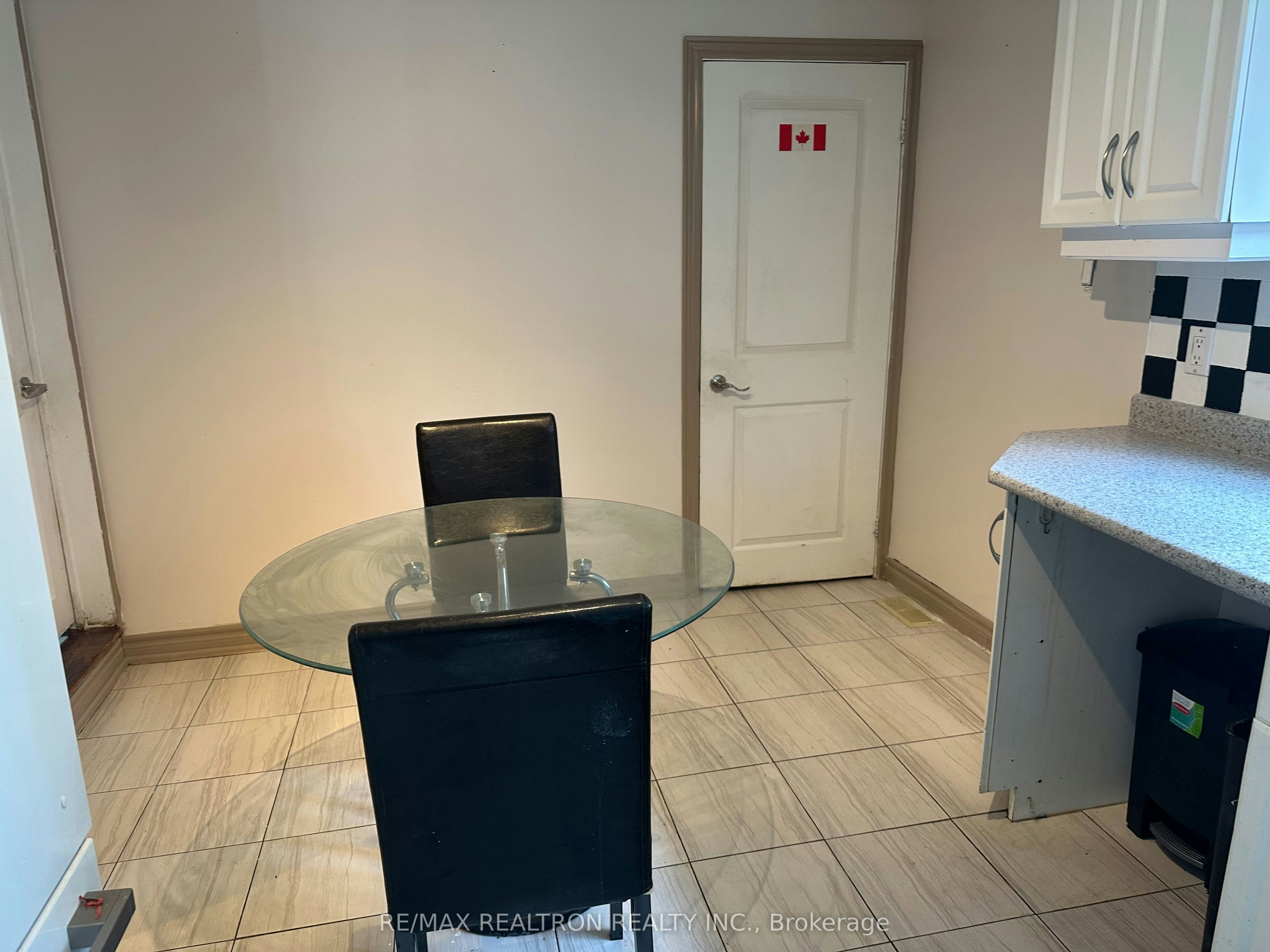18 Phillip Avenue, Toronto, ON, M1N 3P9 - 11