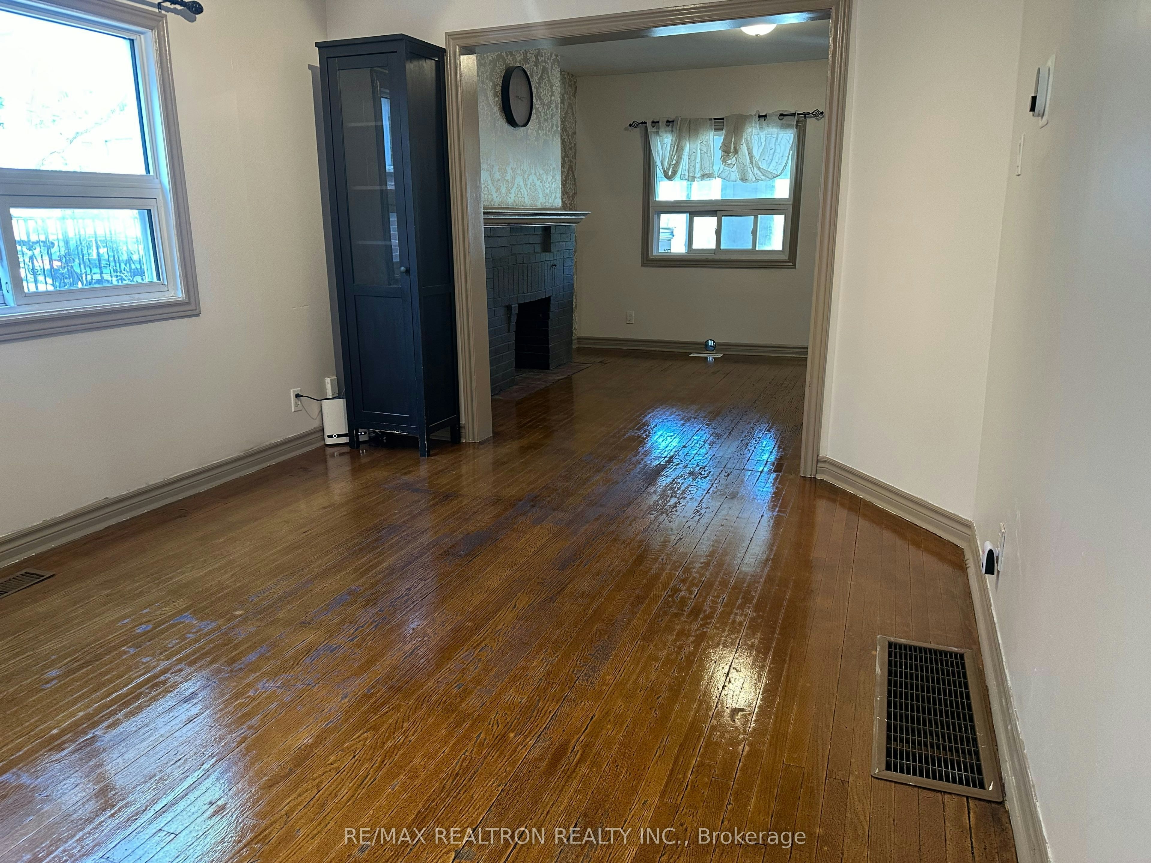 18 Phillip Avenue, Toronto, ON, M1N 3P9 - 6