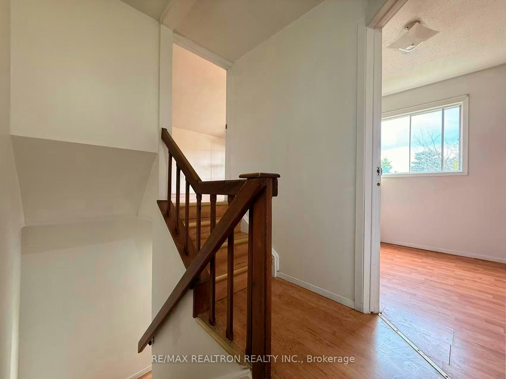 Upper-2 Plum Brook Crescent, Toronto, ON, M1S 3Z8 - 14