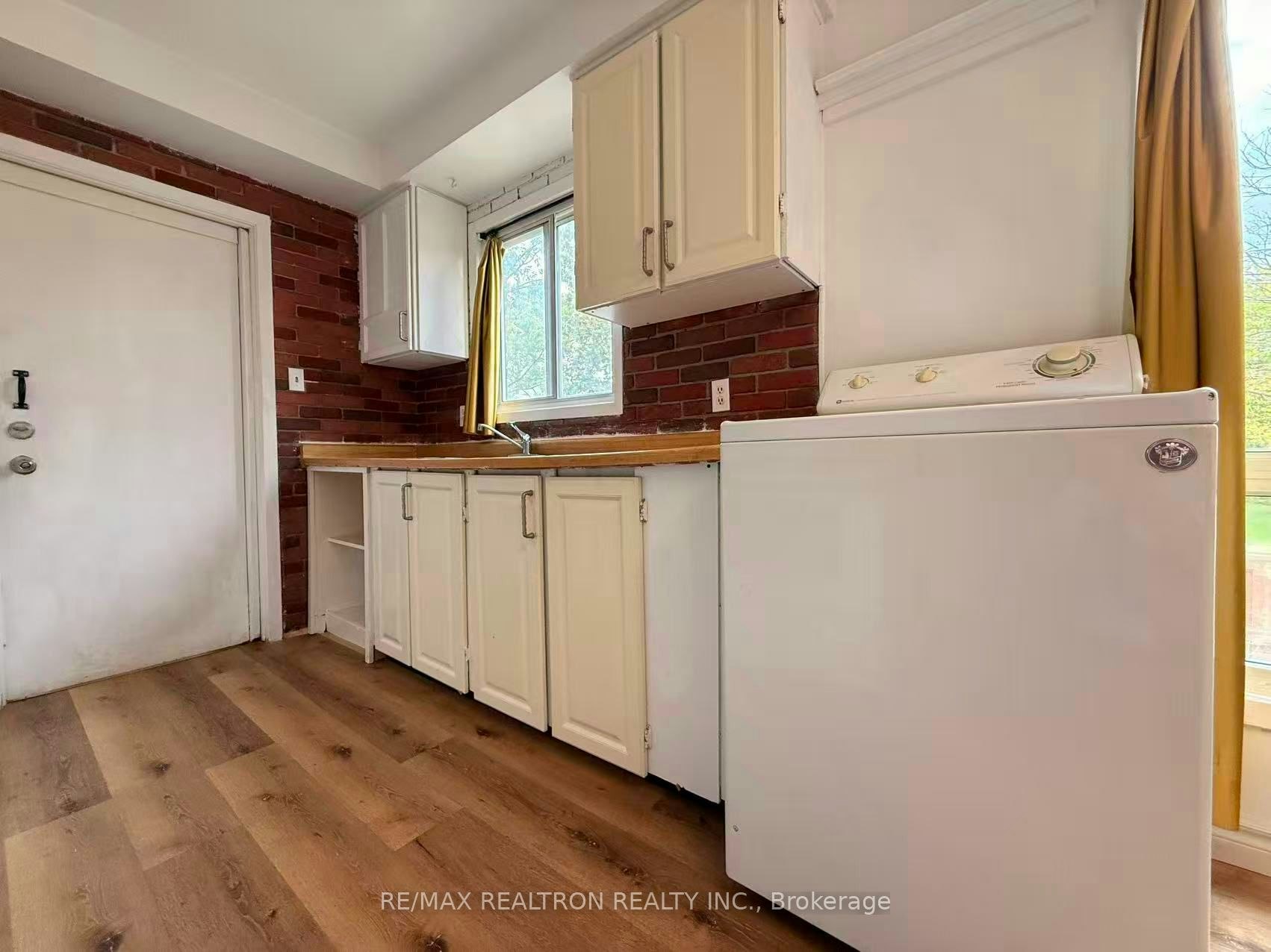 Upper-2 Plum Brook Crescent, Toronto, ON, M1S 3Z8 - 4