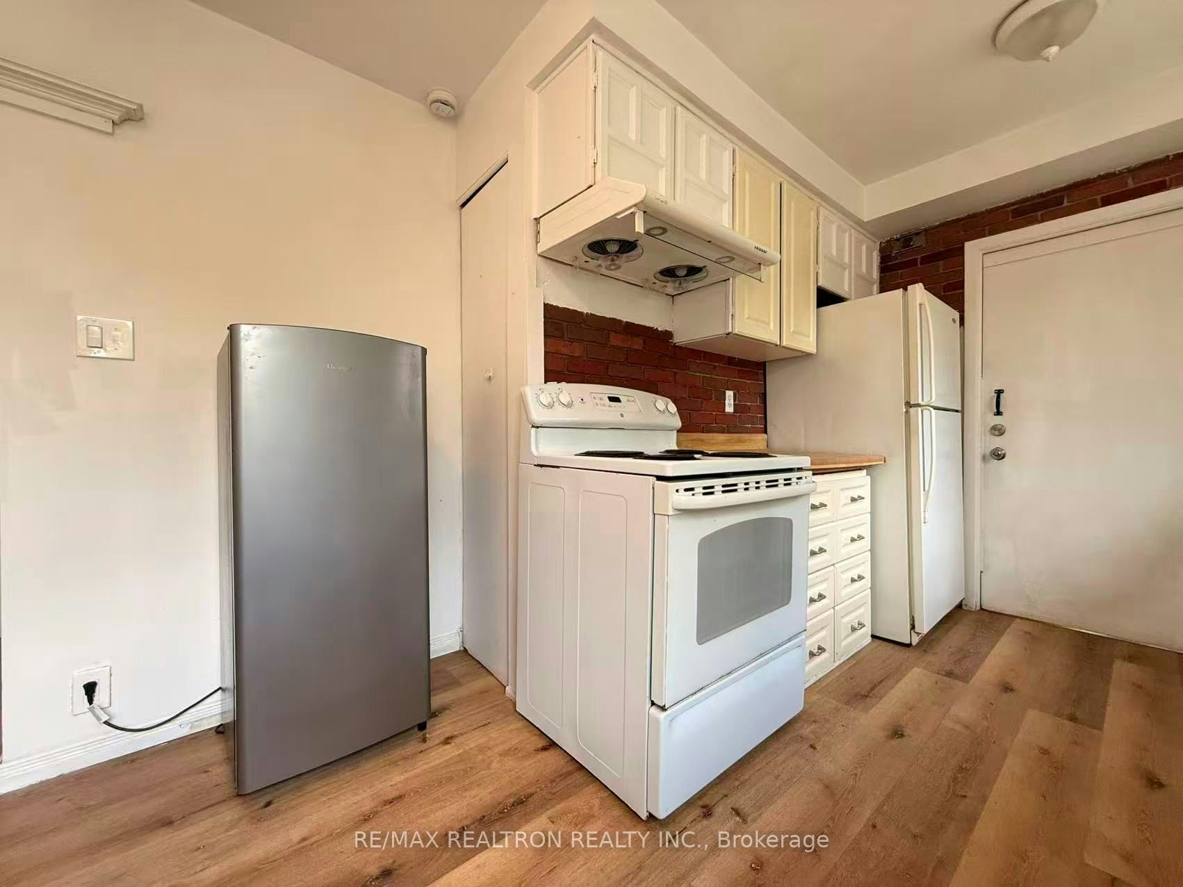 Upper-2 Plum Brook Crescent, Toronto, ON, M1S 3Z8 - 3