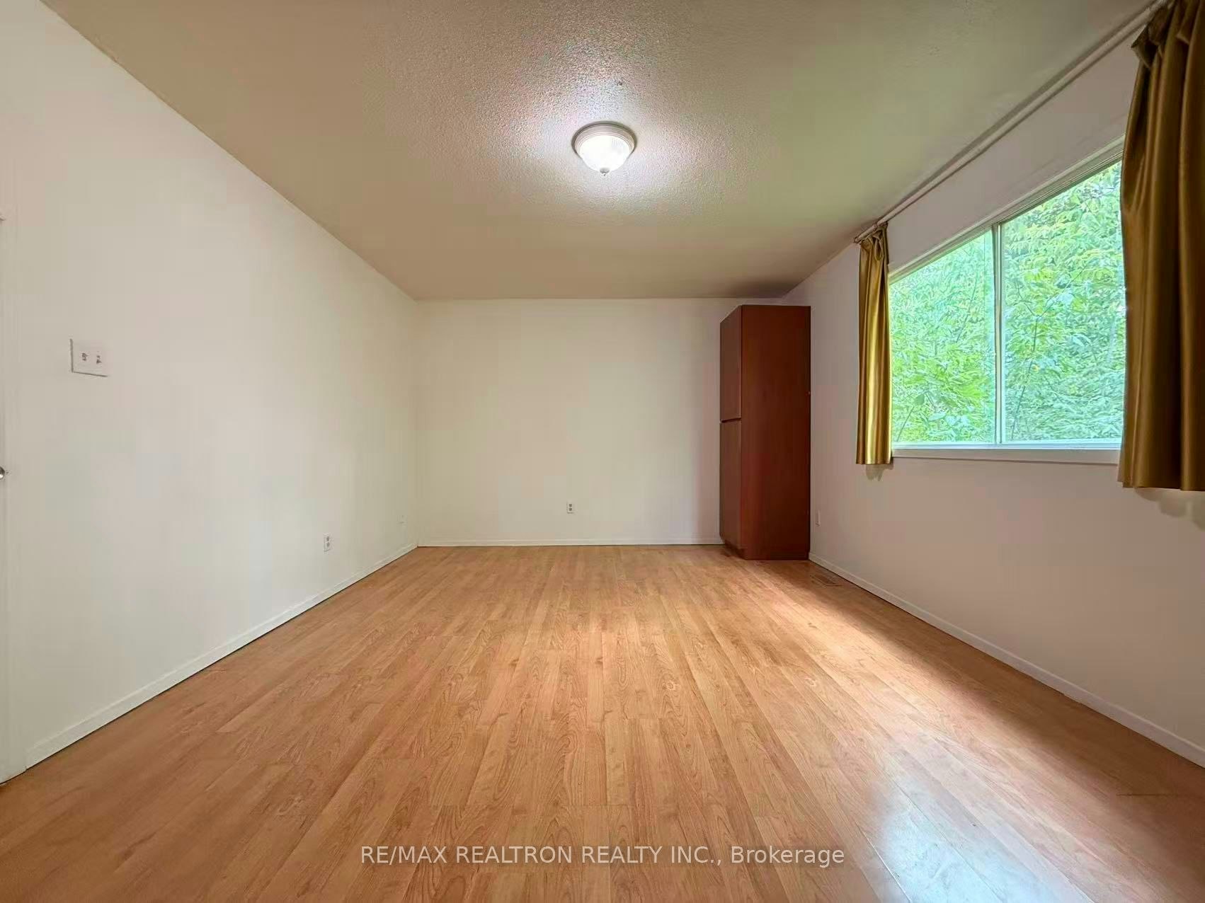 Upper-2 Plum Brook Crescent, Toronto, ON, M1S 3Z8 - 10