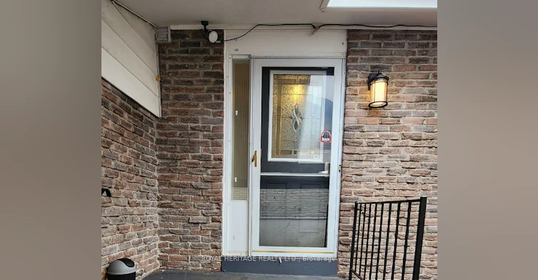 Main-975 Hawthorne Court, Oshawa, ON, L1H 2H4 - 2