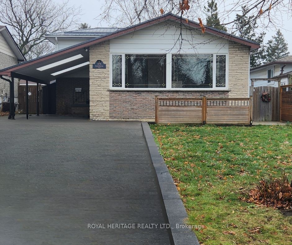 Main-975 Hawthorne Court, Oshawa, ON, L1H 2H4