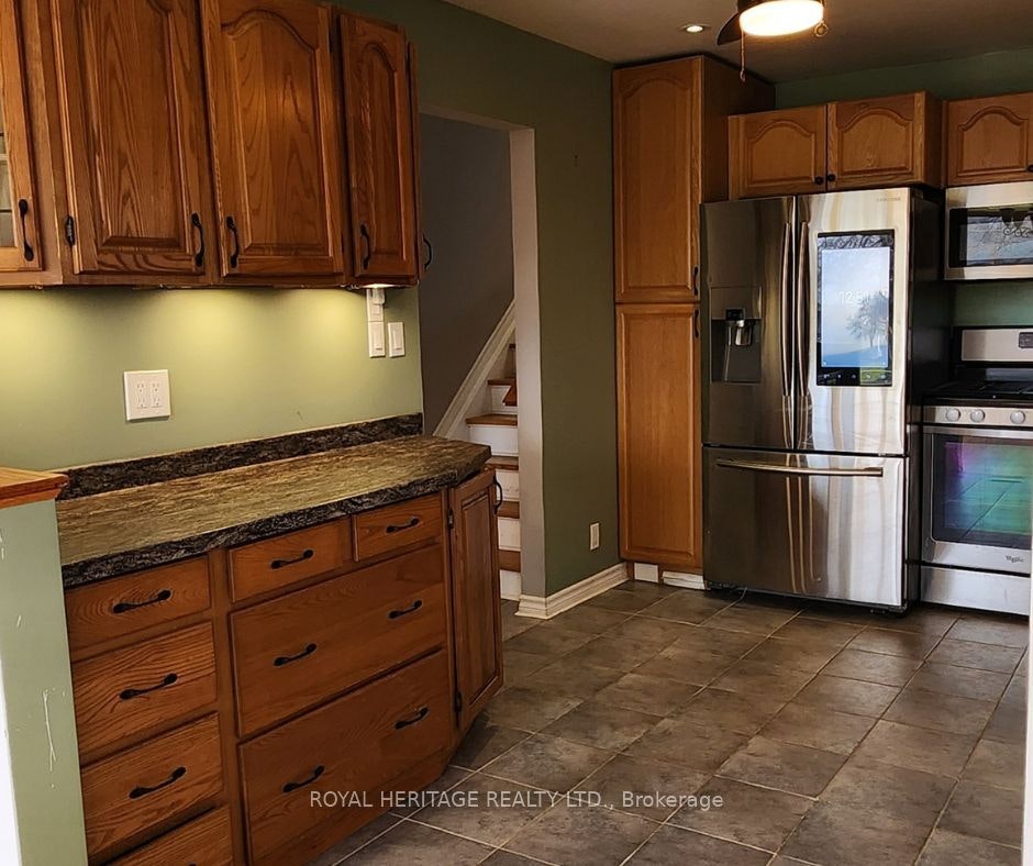 Main-975 Hawthorne Court, Oshawa, ON, L1H 2H4 - 9