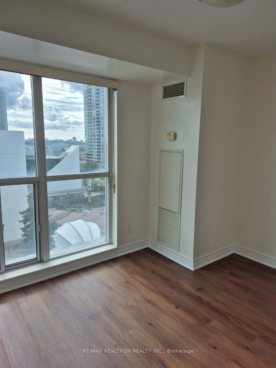 909-60 Town Centre Court, Toronto, ON, M1P 0B1 - 6