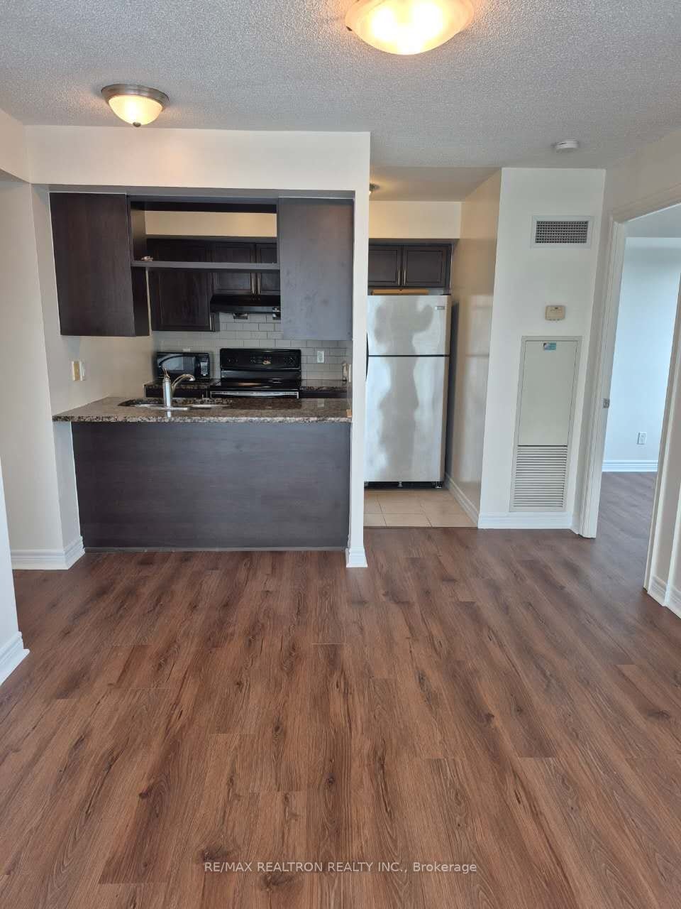 909-60 Town Centre Court, Toronto, ON, M1P 0B1 - 7