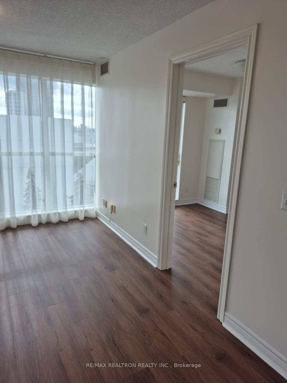 909-60 Town Centre Court, Toronto, ON, M1P 0B1 - 4