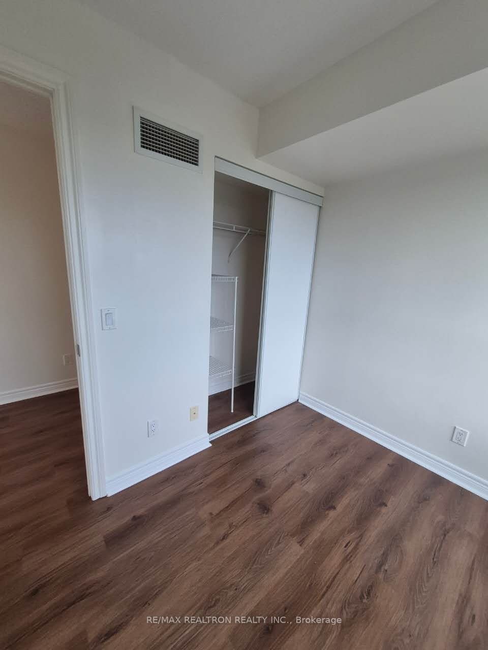909-60 Town Centre Court, Toronto, ON, M1P 0B1 - 10