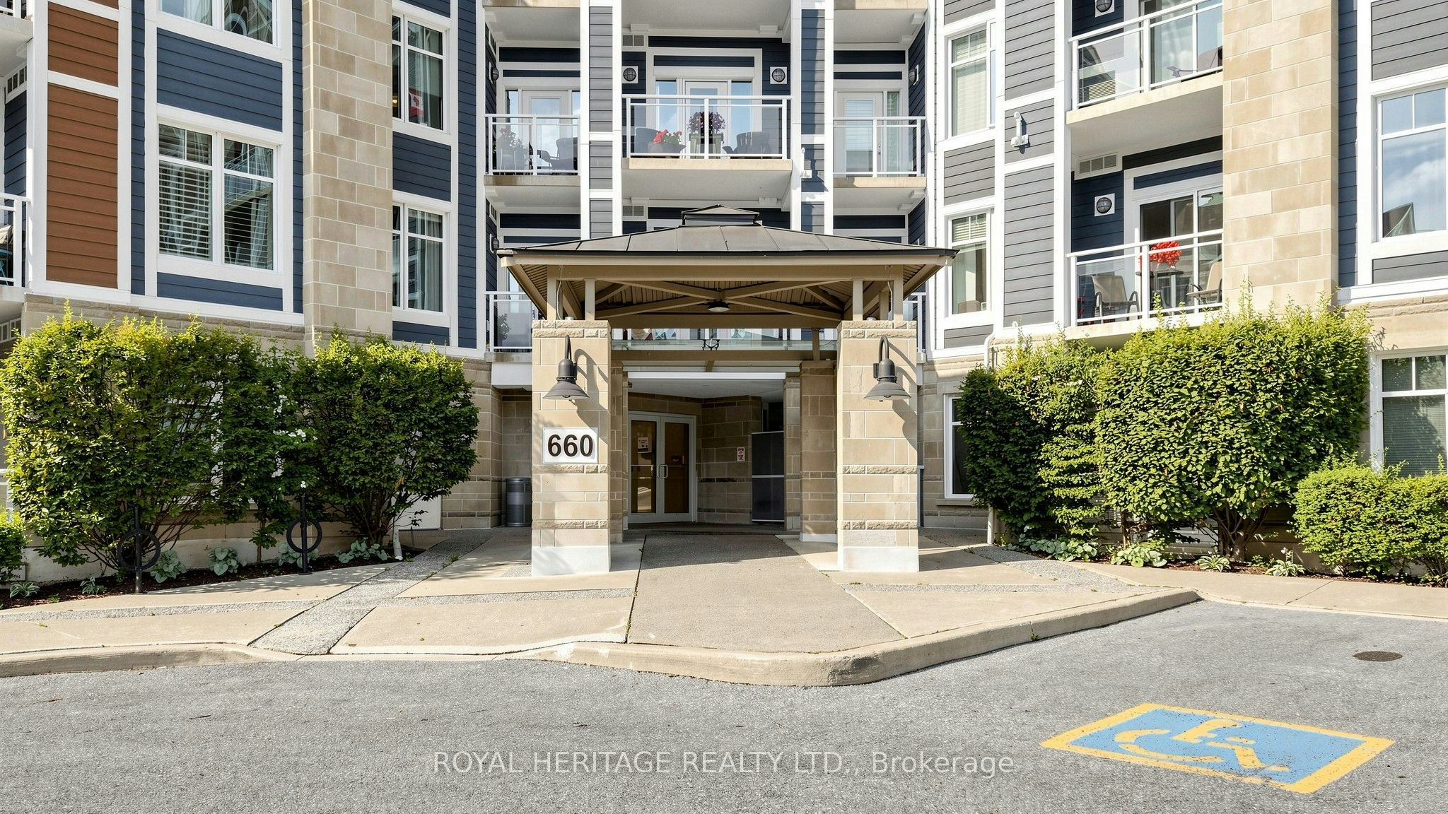 215-660 Gordon Street, Whitby, ON, L1N 0L1
