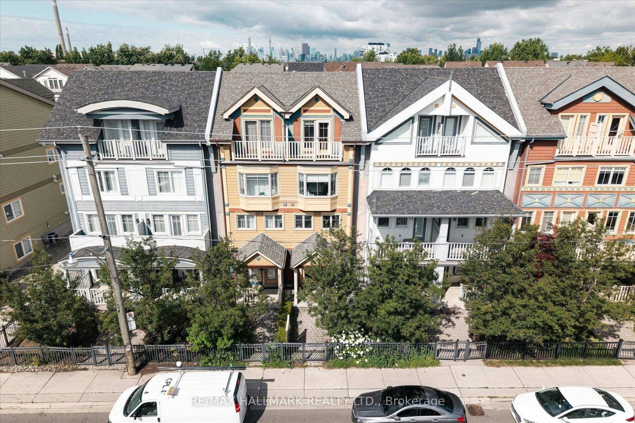 82 Woodbine Avenue, Toronto, ON, M4L 2A2