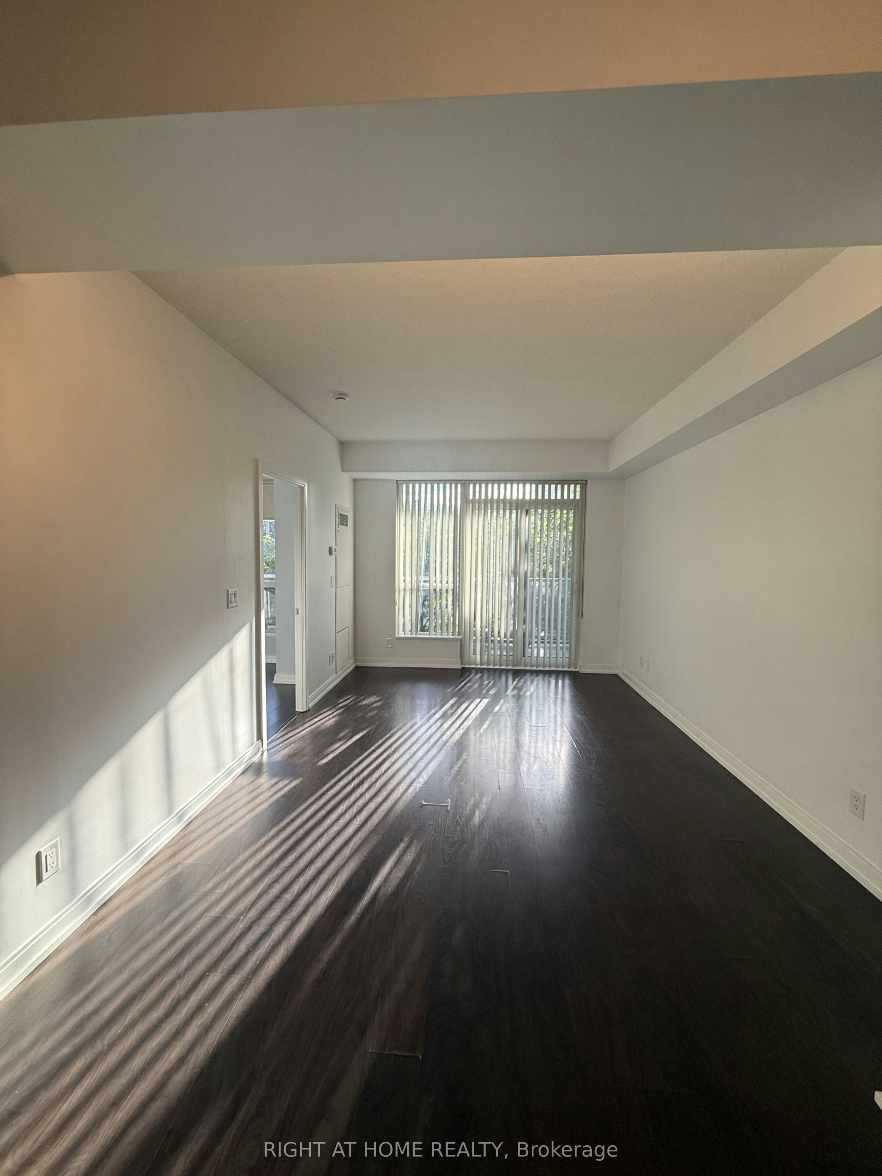 204-151 Village Green Square, Toronto, ON, M1S 0K5 - 4
