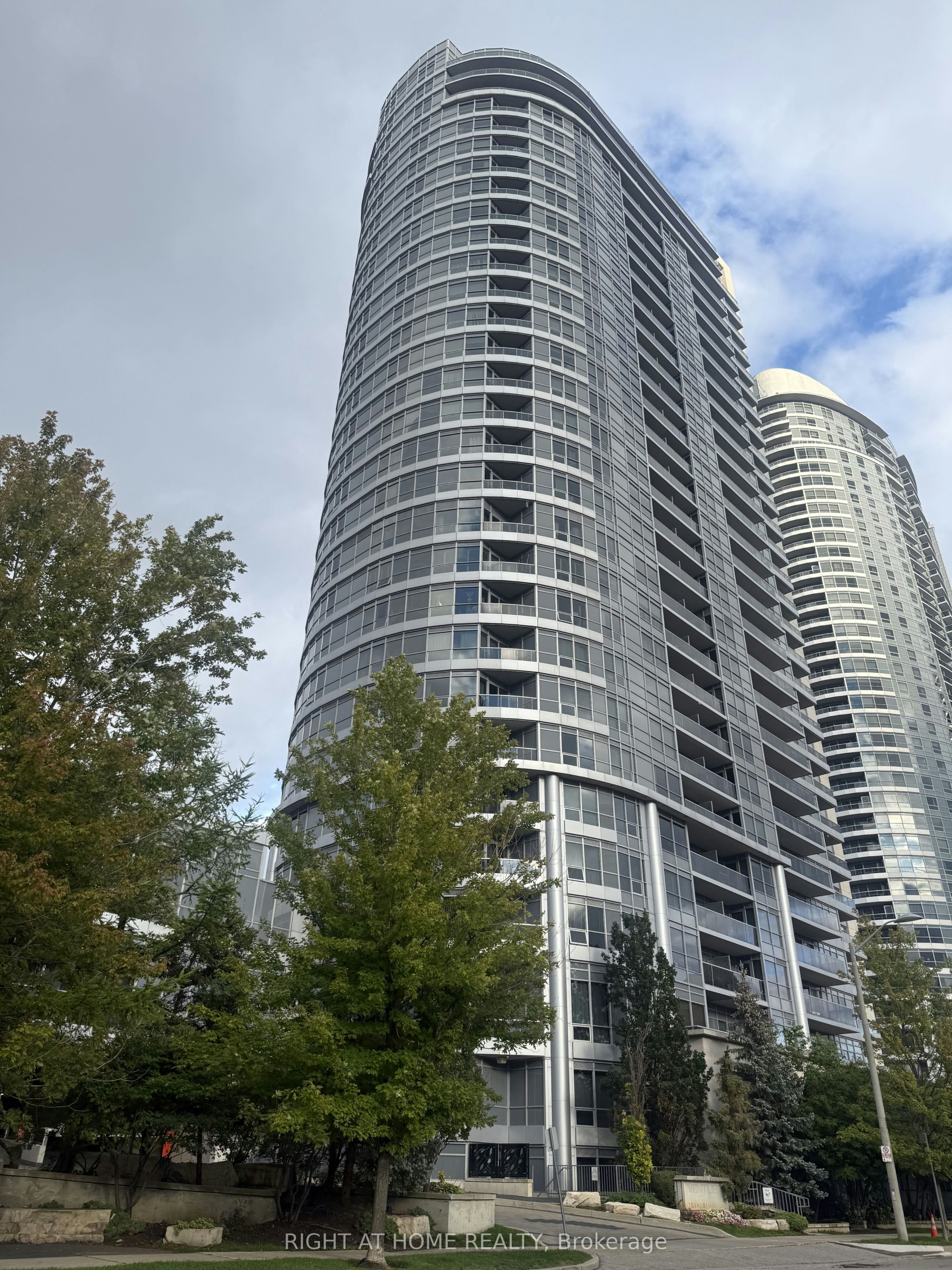 204-151 Village Green Square, Toronto, ON, M1S 0K5