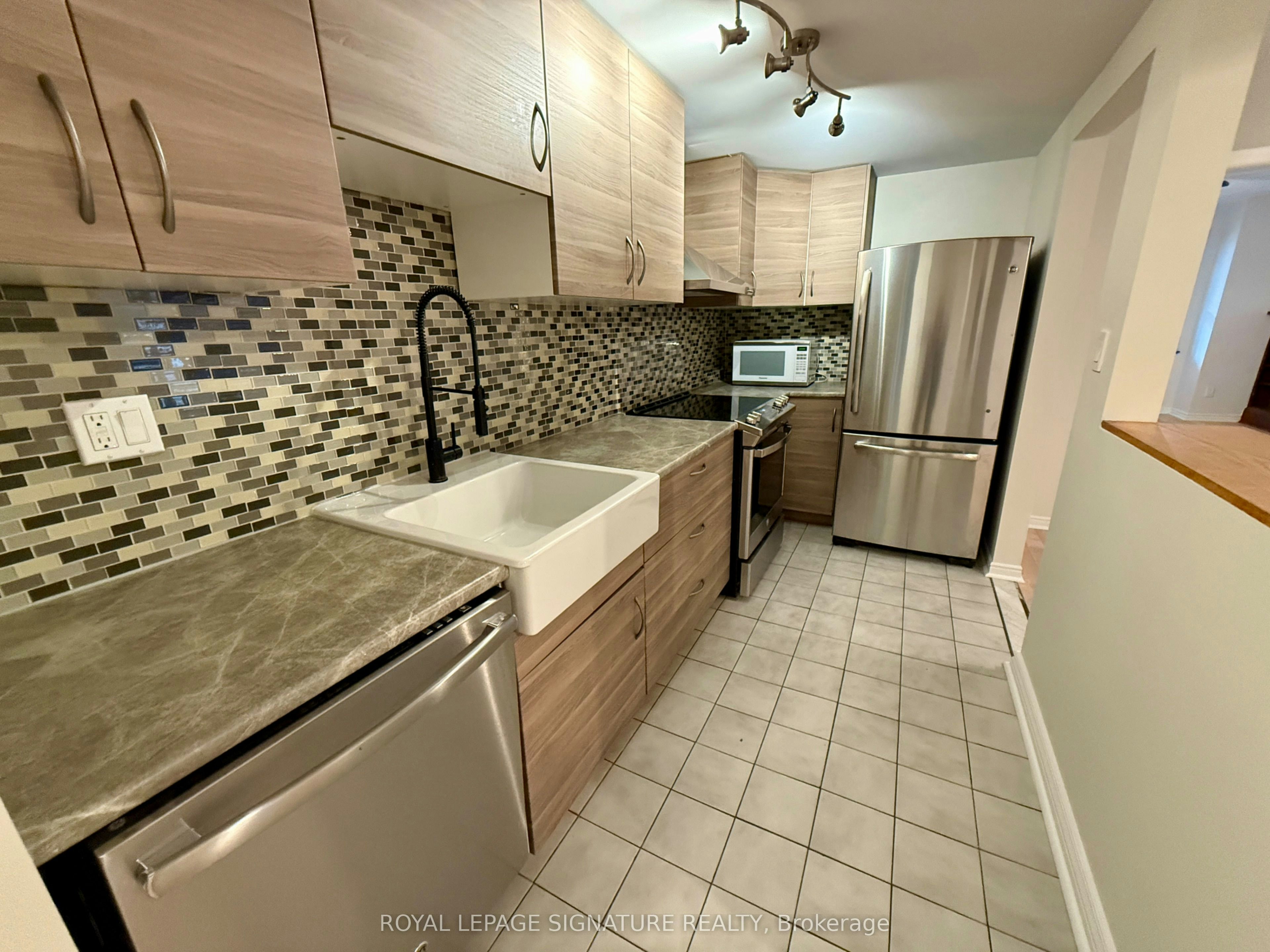 Main Floor-60 Glen Manor Drive, Toronto, ON, M4E 2X2 - 9
