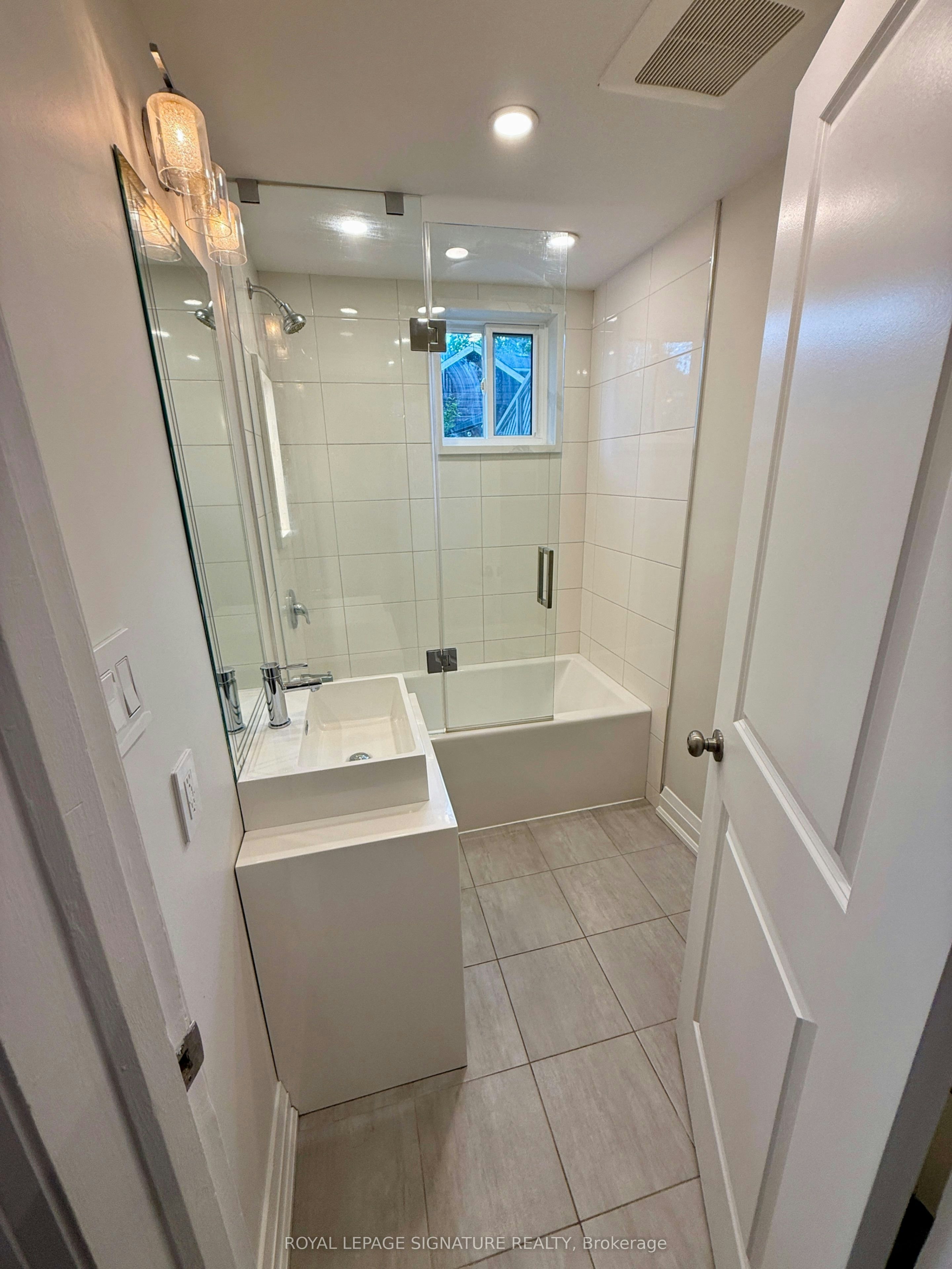 Main Floor-60 Glen Manor Drive, Toronto, ON, M4E 2X2 - 19