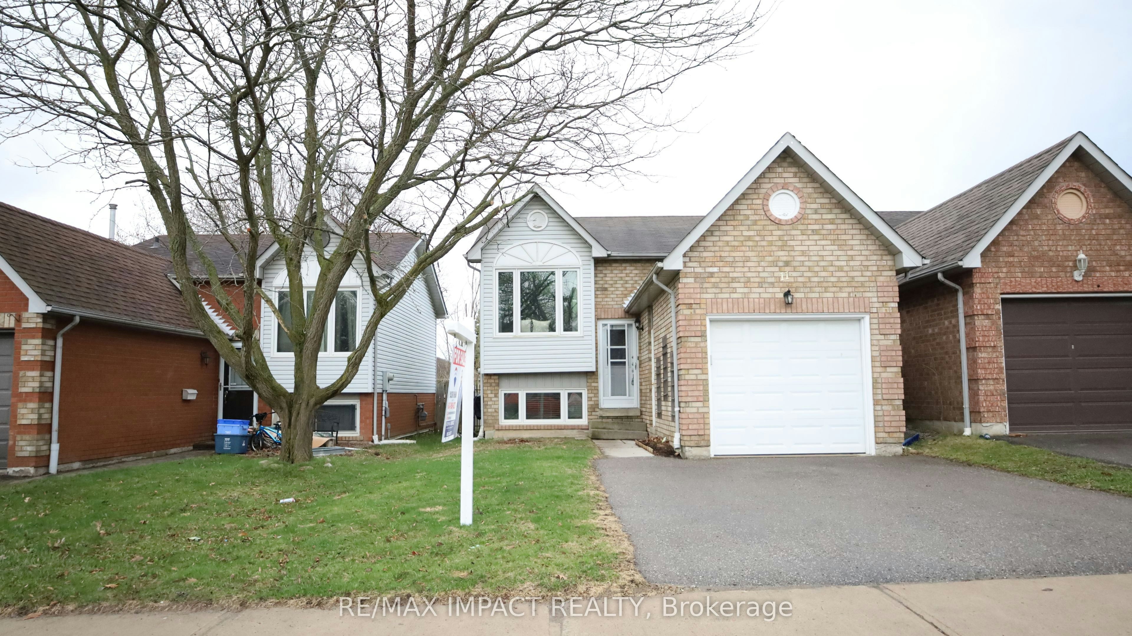 11 Fenwick Avenue, Clarington, ON, L1C 4R6 - 2
