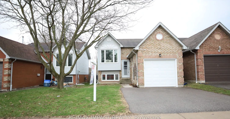 11 Fenwick Avenue, Clarington, ON, L1C 4R6 - 2