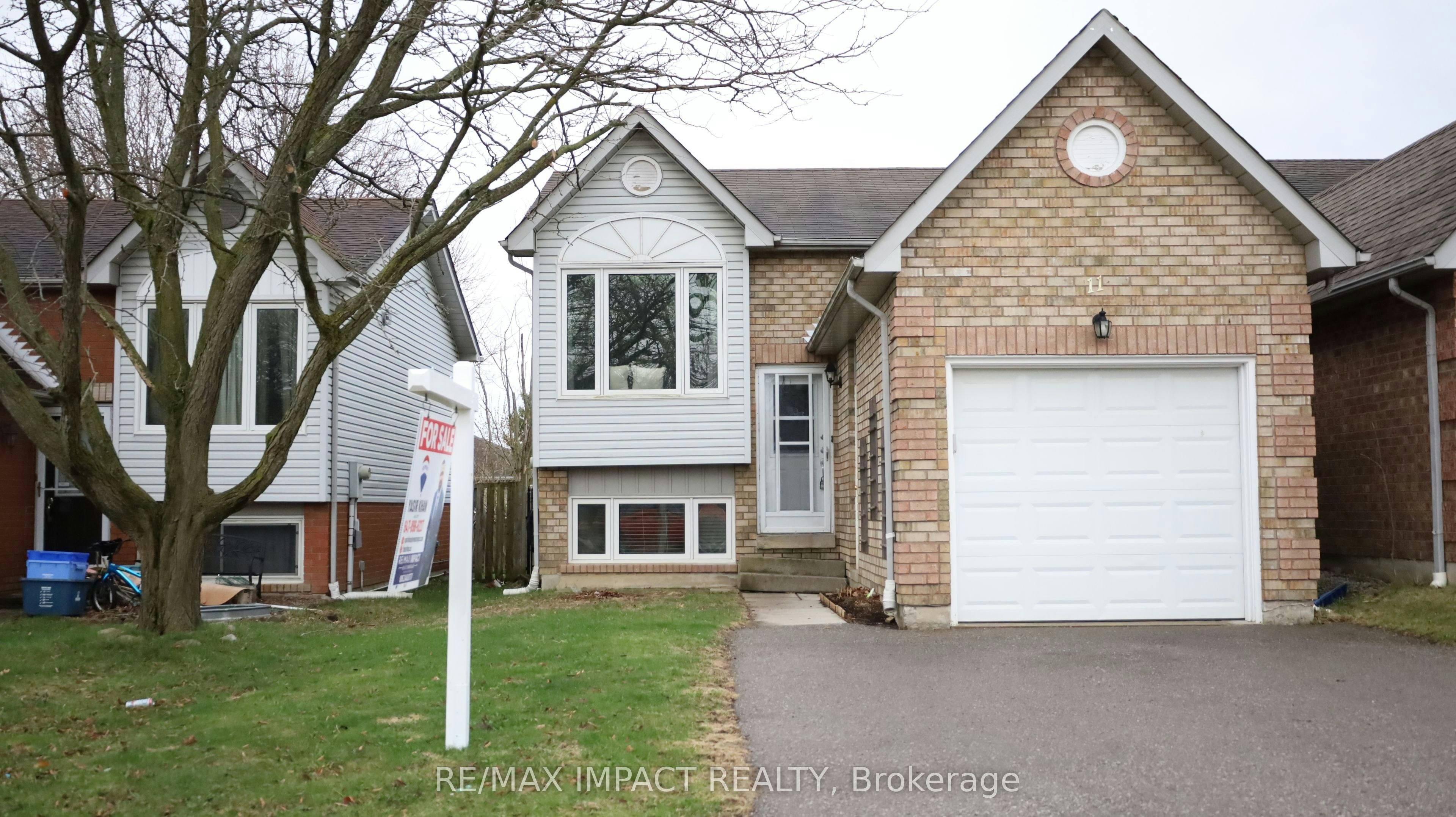 11 Fenwick Avenue, Clarington, ON, L1C 4R6