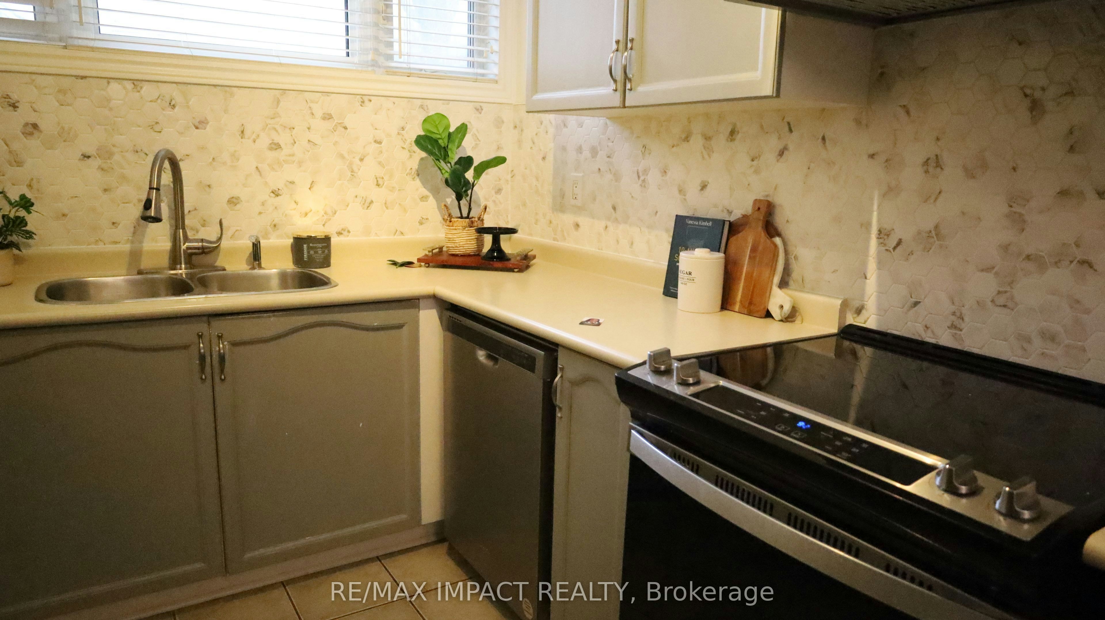 11 Fenwick Avenue, Clarington, ON, L1C 4R6 - 5