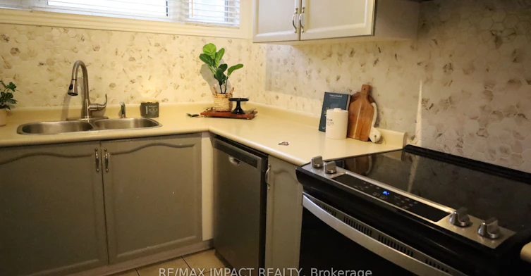 11 Fenwick Avenue, Clarington, ON, L1C 4R6 - 5