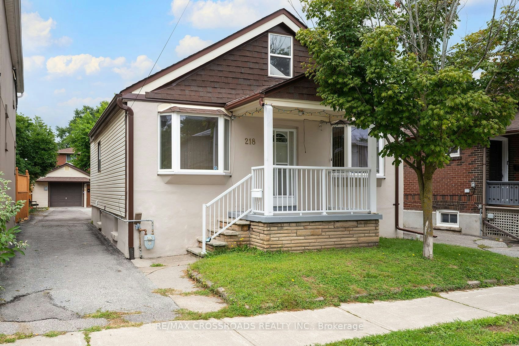 218 Gledhill Avenue, Toronto, ON, M4C 5L1
