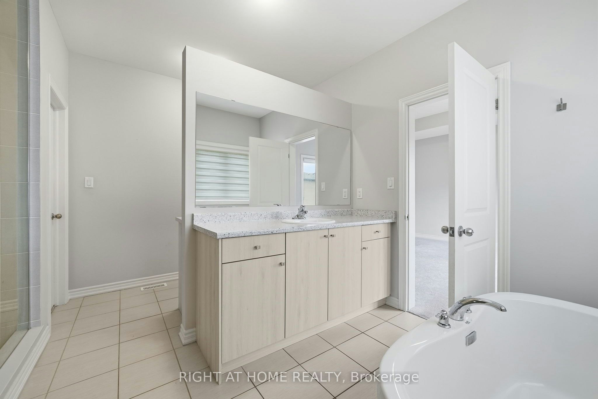 2136 Coppermine Street, Oshawa, ON, L1L 0T1 - 39