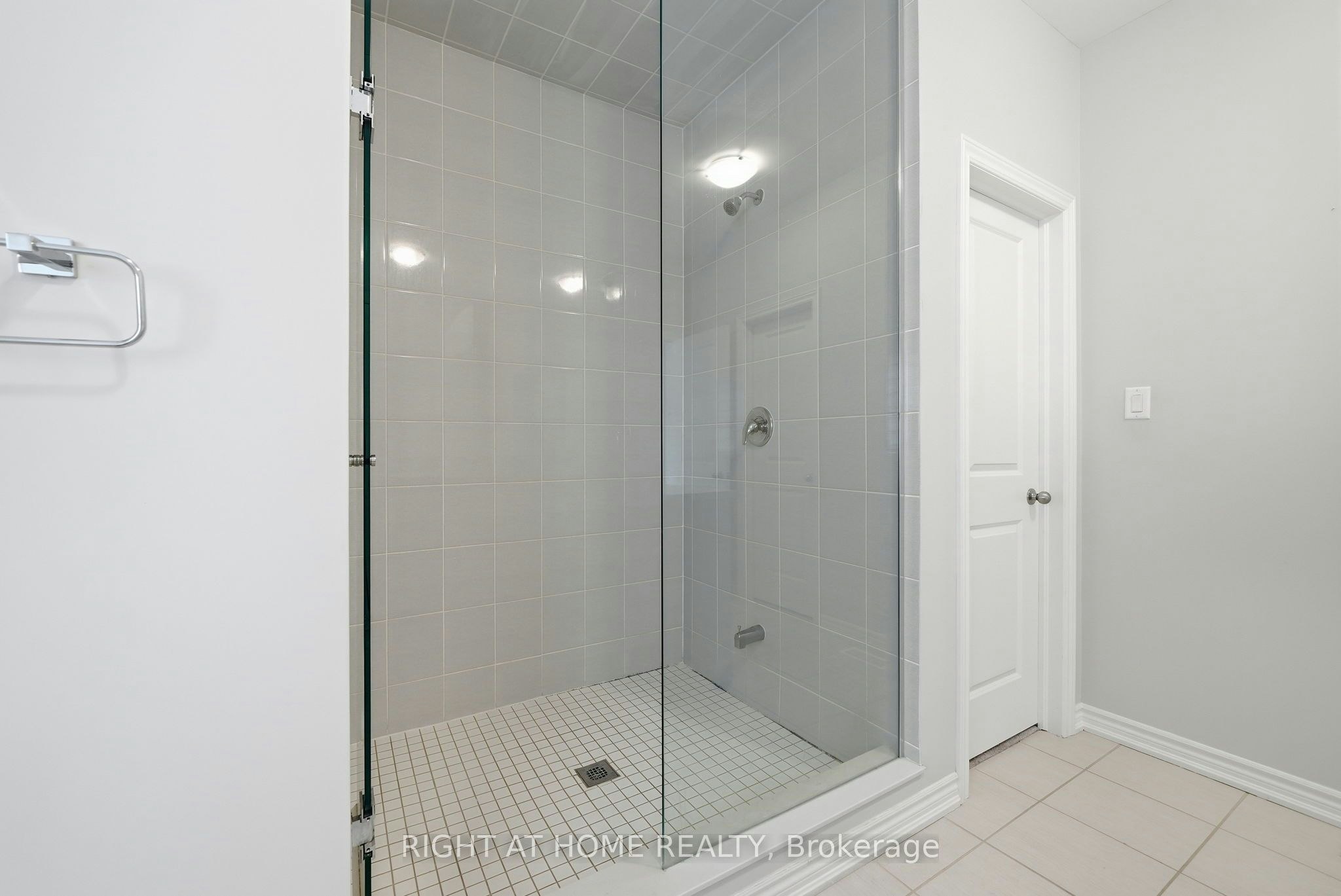2136 Coppermine Street, Oshawa, ON, L1L 0T1 - 41