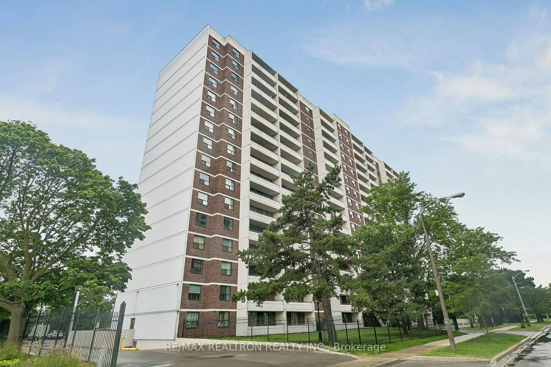 205-101 Prudential Drive, Toronto, ON, M1P 4S5