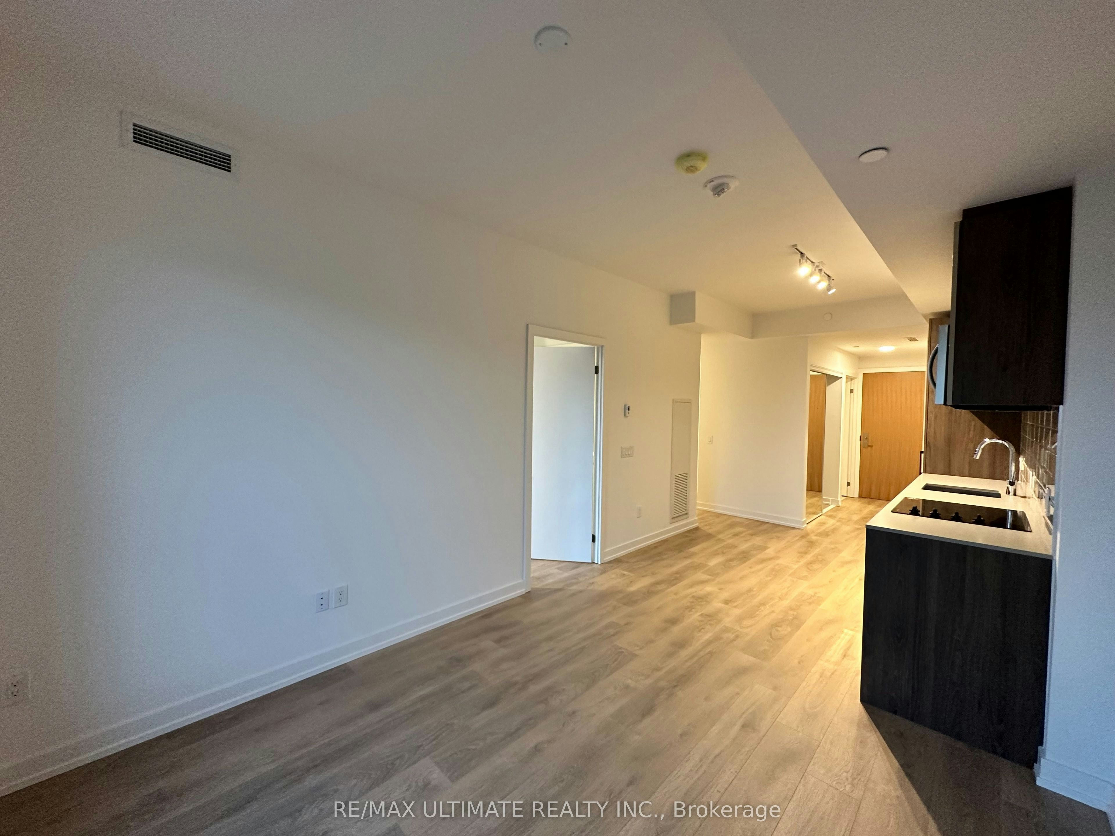 442-150 Logan Avenue, Toronto, ON, M4M 0E4 - 6