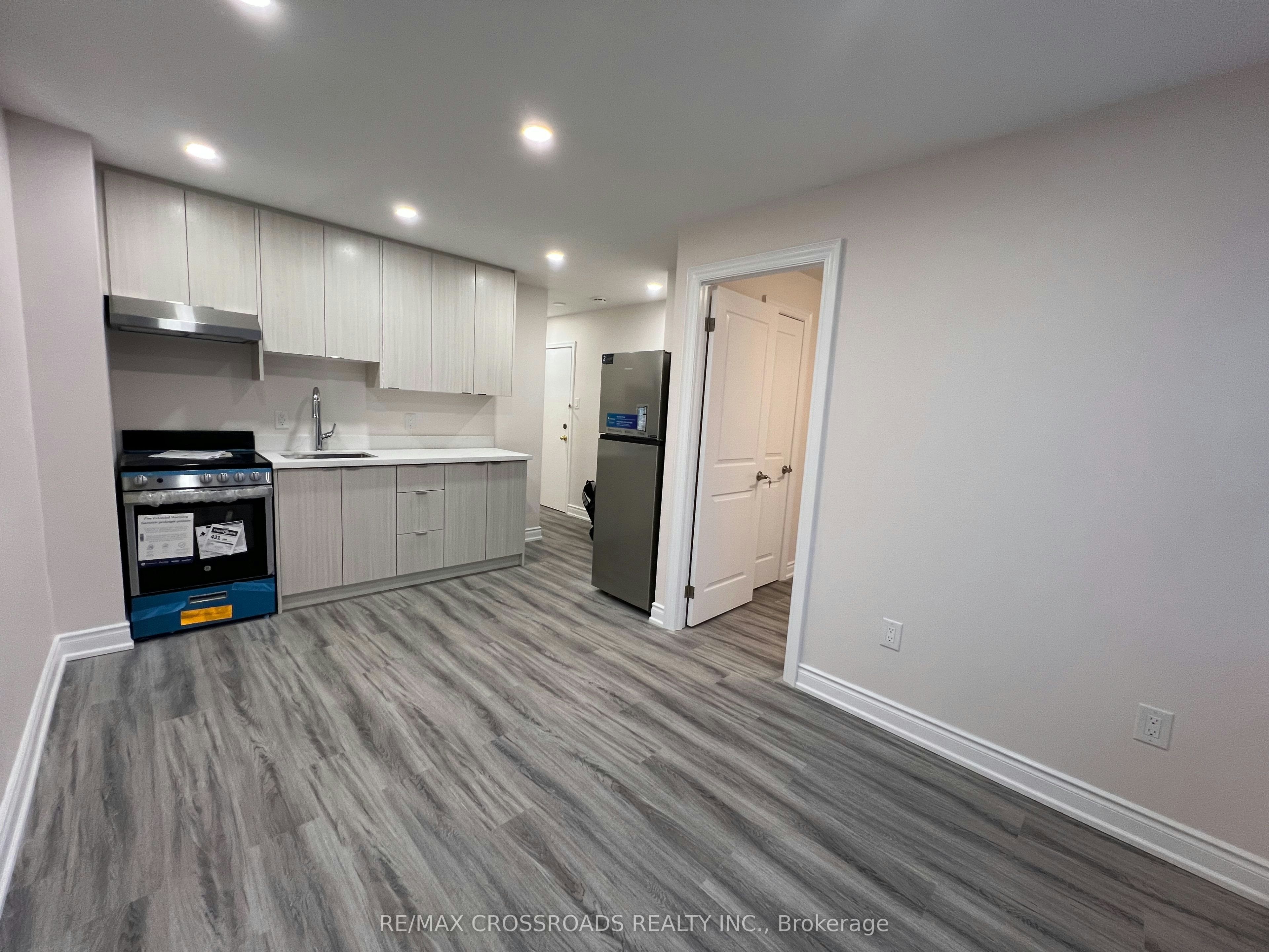 APT 1-1324B Gerrard Street E, Toronto, ON, M4L 1Z1 - 2