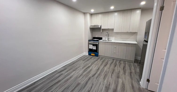 APT 1-1324B Gerrard Street E, Toronto, ON, M4L 1Z1 - 4