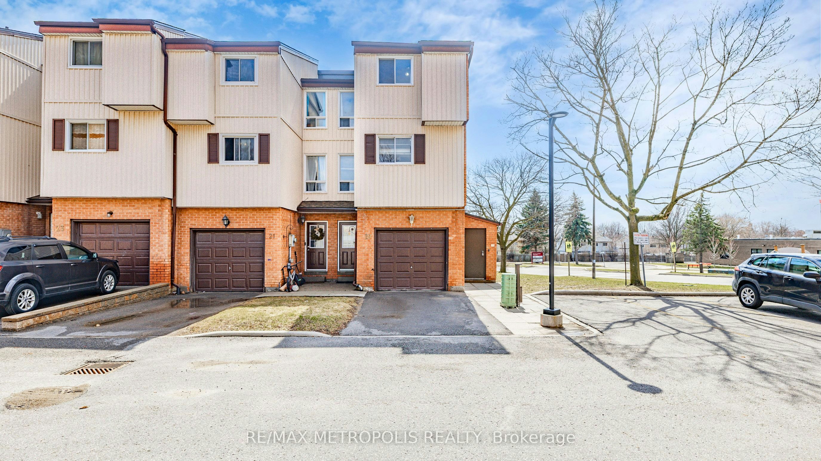 19-601 Galahad Drive, Oshawa, ON, L1K 1L9