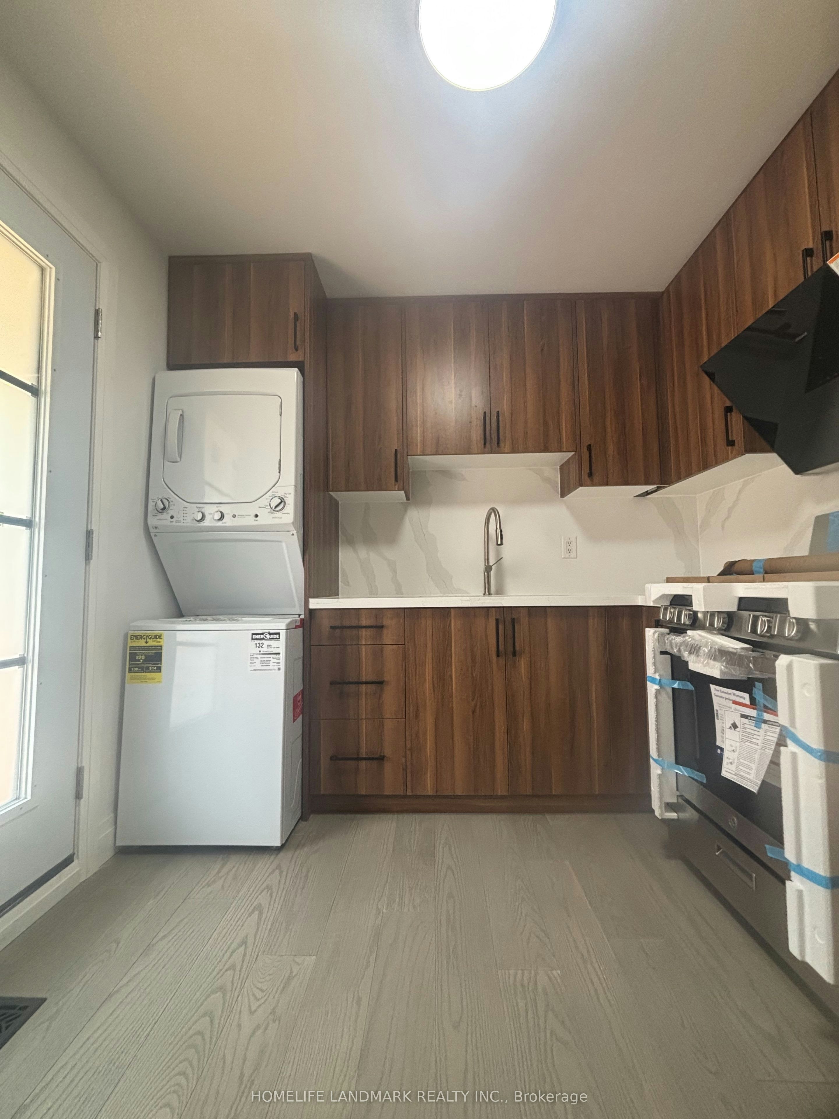 Main floor-45 Southlawn Drive, Toronto, ON, M1S 1H9 - 4