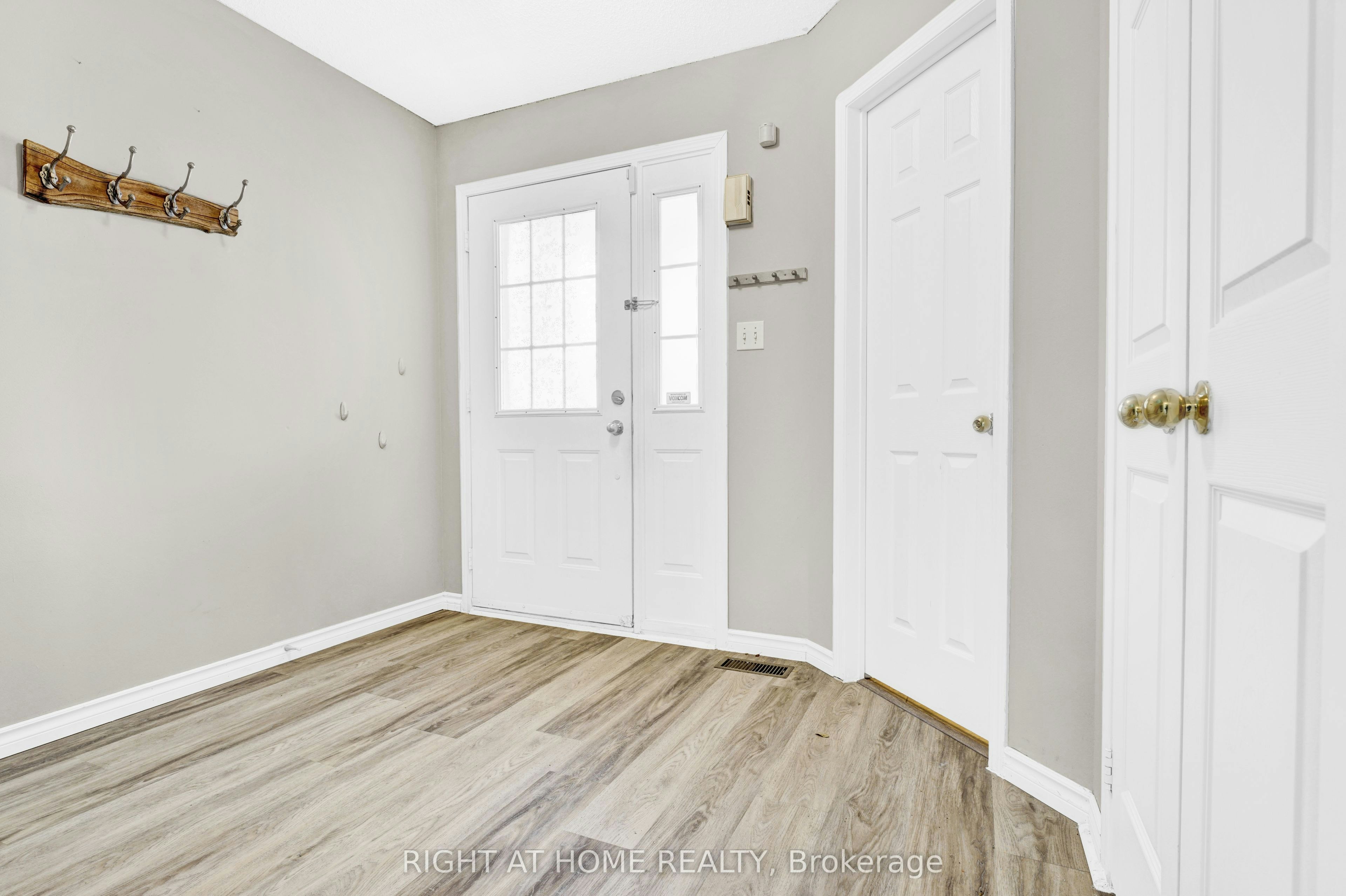 1720 Radcliffe Drive, Oshawa, ON, L1K 2T1 - 3