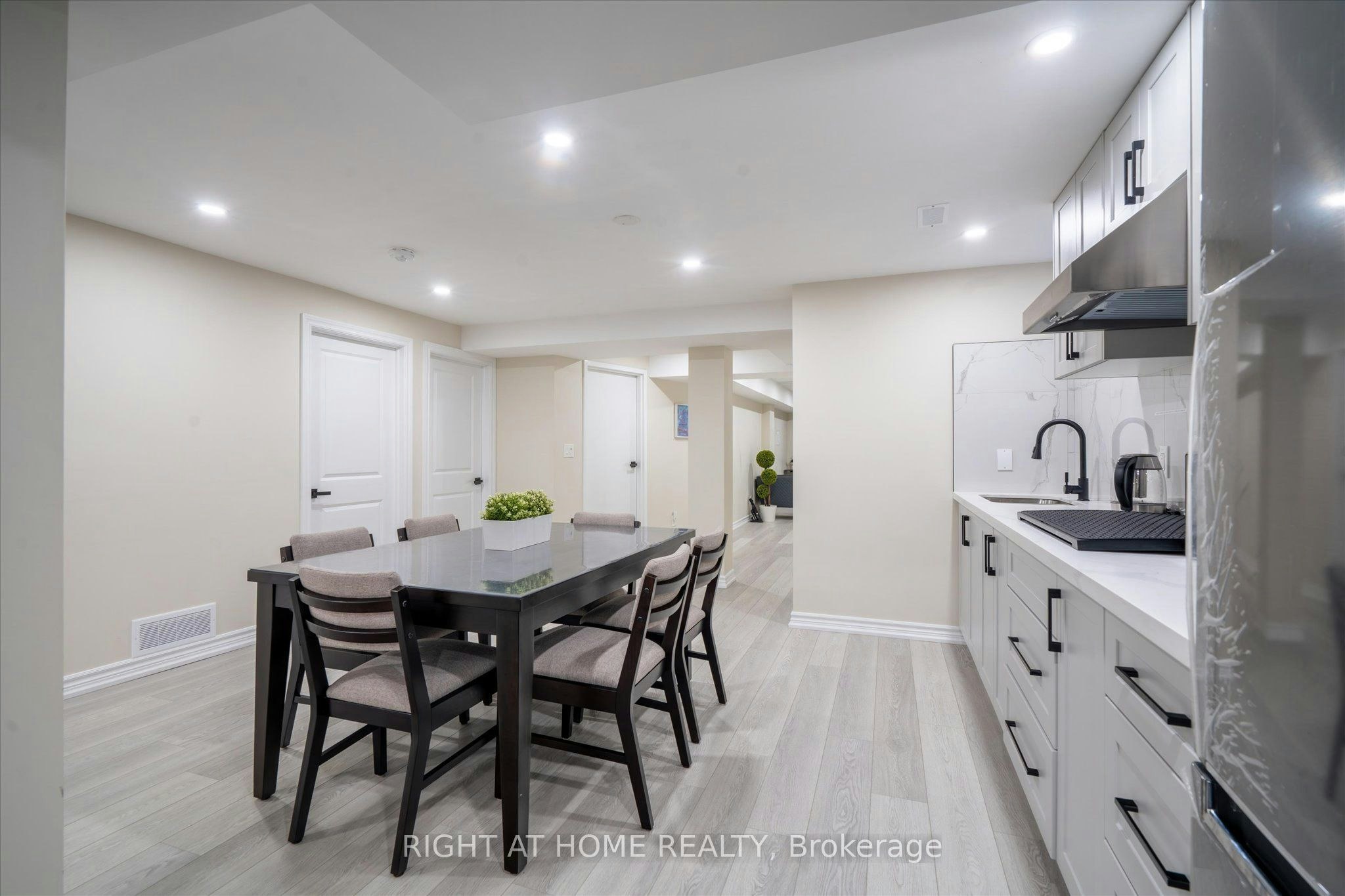 40 Stannardville Drive, Ajax, ON, L1T 0N9 - 8