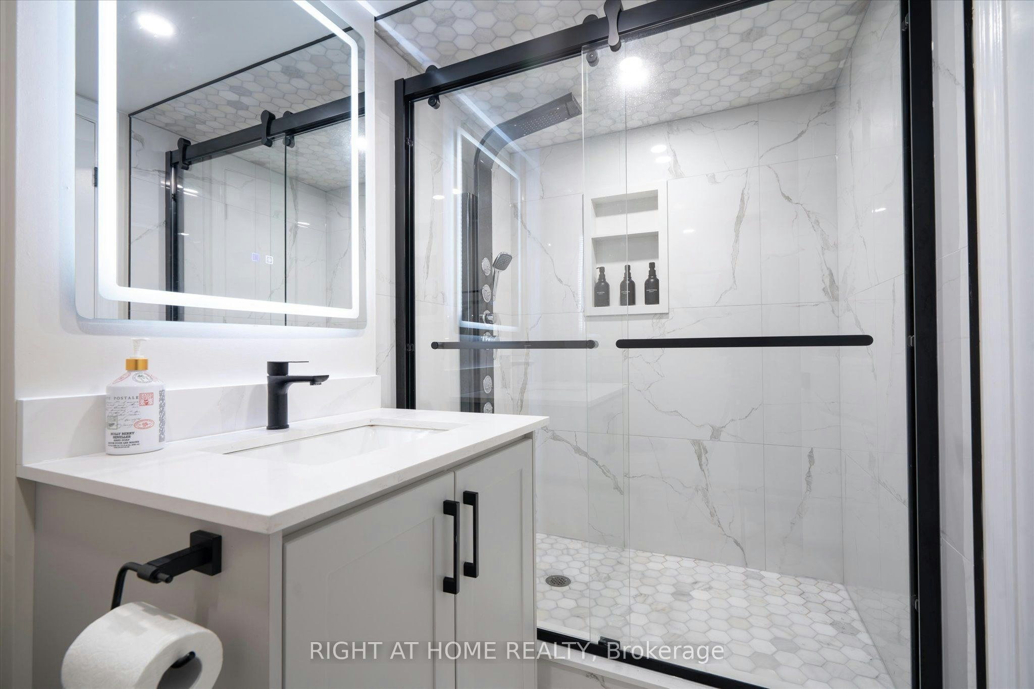 40 Stannardville Drive, Ajax, ON, L1T 0N9 - 15