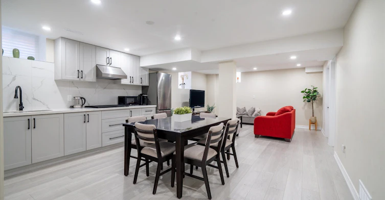 40 Stannardville Drive, Ajax, ON, L1T 0N9 - 9