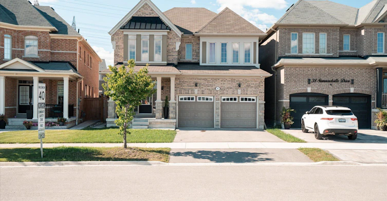 40 Stannardville Drive, Ajax, ON, L1T 0N9