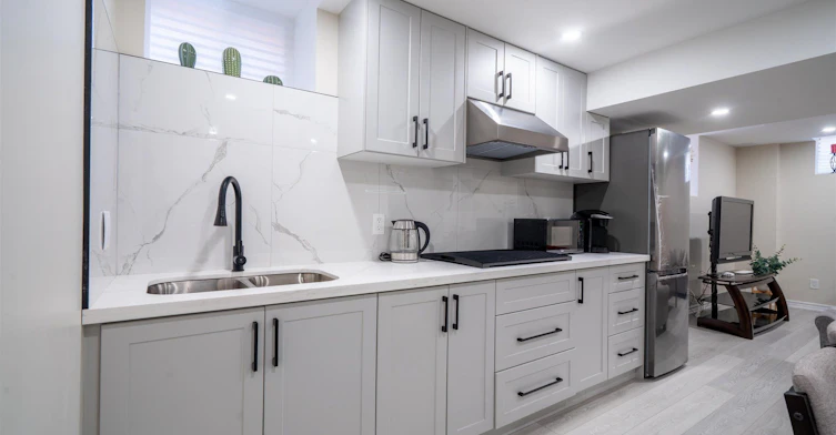 40 Stannardville Drive, Ajax, ON, L1T 0N9 - 6