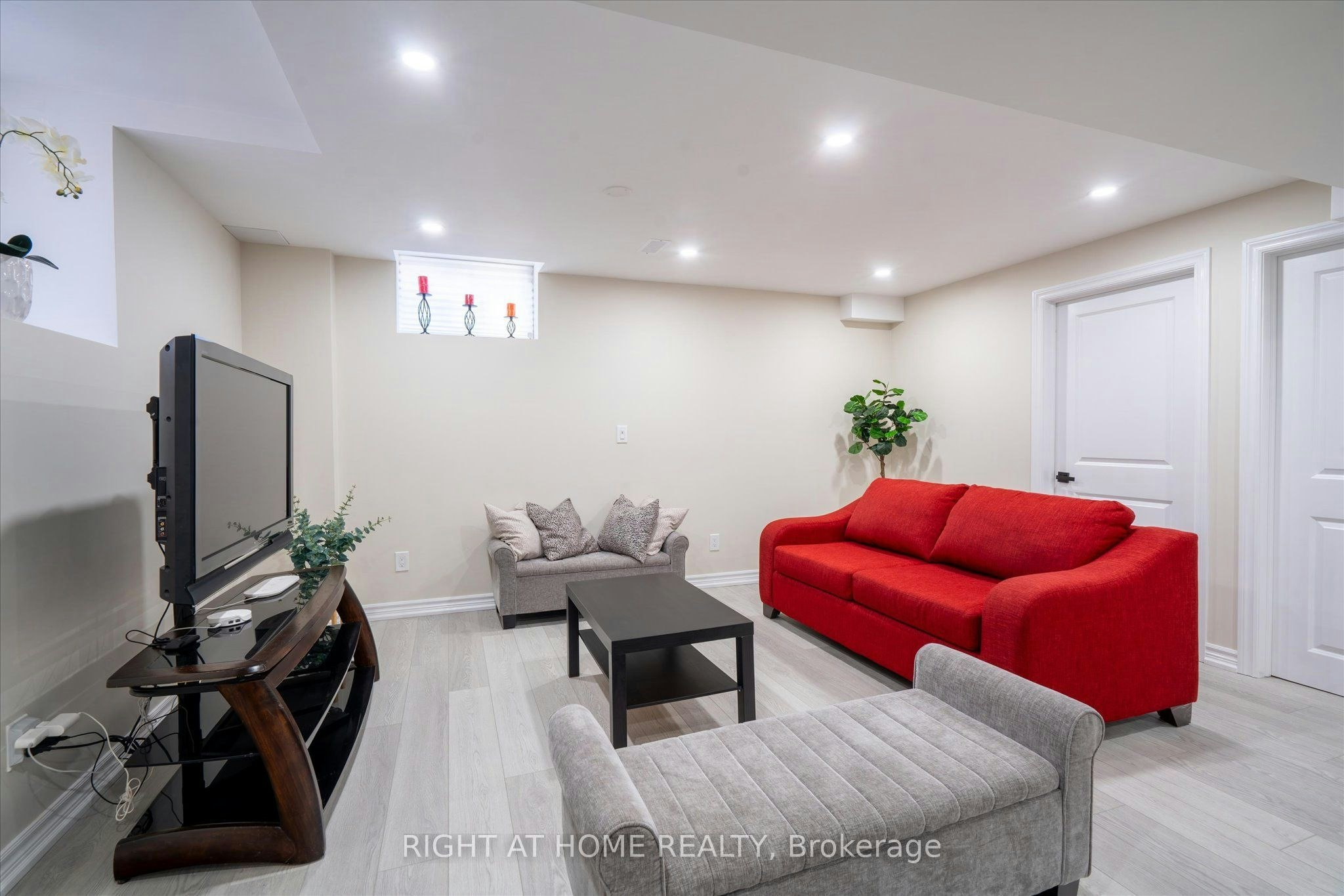 40 Stannardville Drive, Ajax, ON, L1T 0N9 - 11