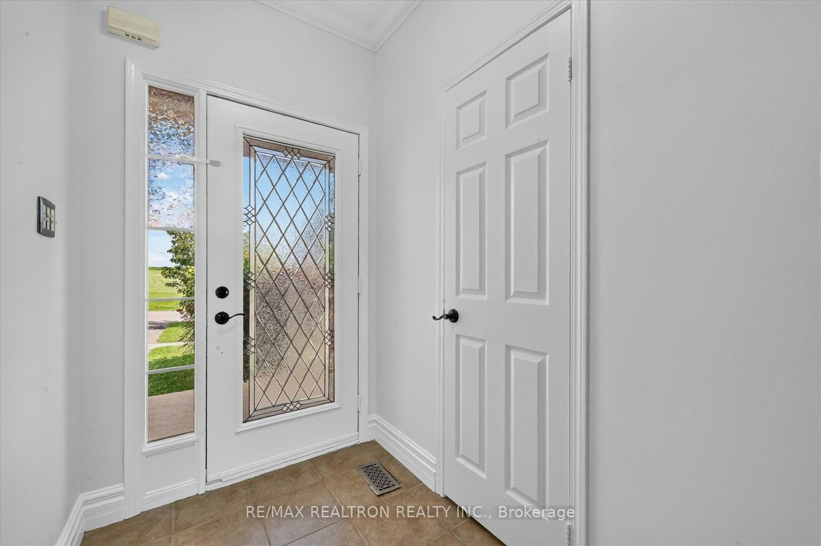 958 Townline Road S, Oshawa, ON, L1H 0A4 - 3