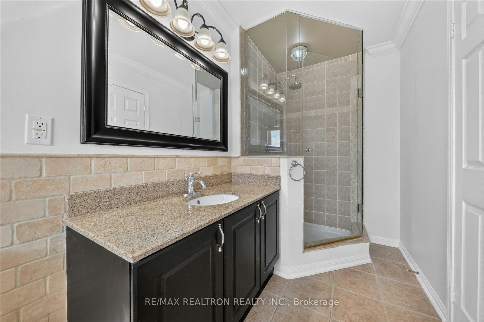 958 Townline Road S, Oshawa, ON, L1H 0A4 - 24