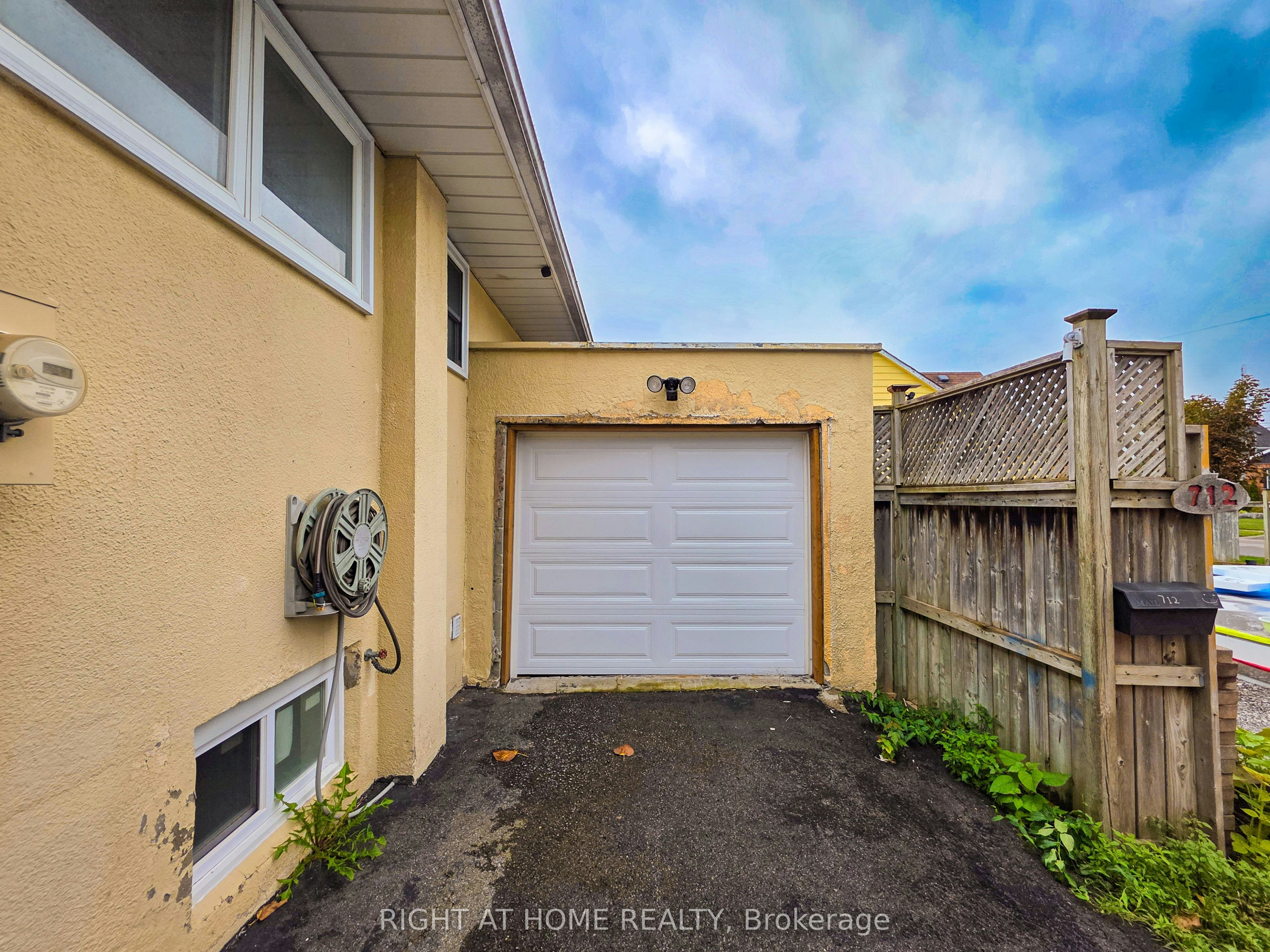 Main-708 Carnegie Avenue, Oshawa, ON, L1G 4R6 - 31