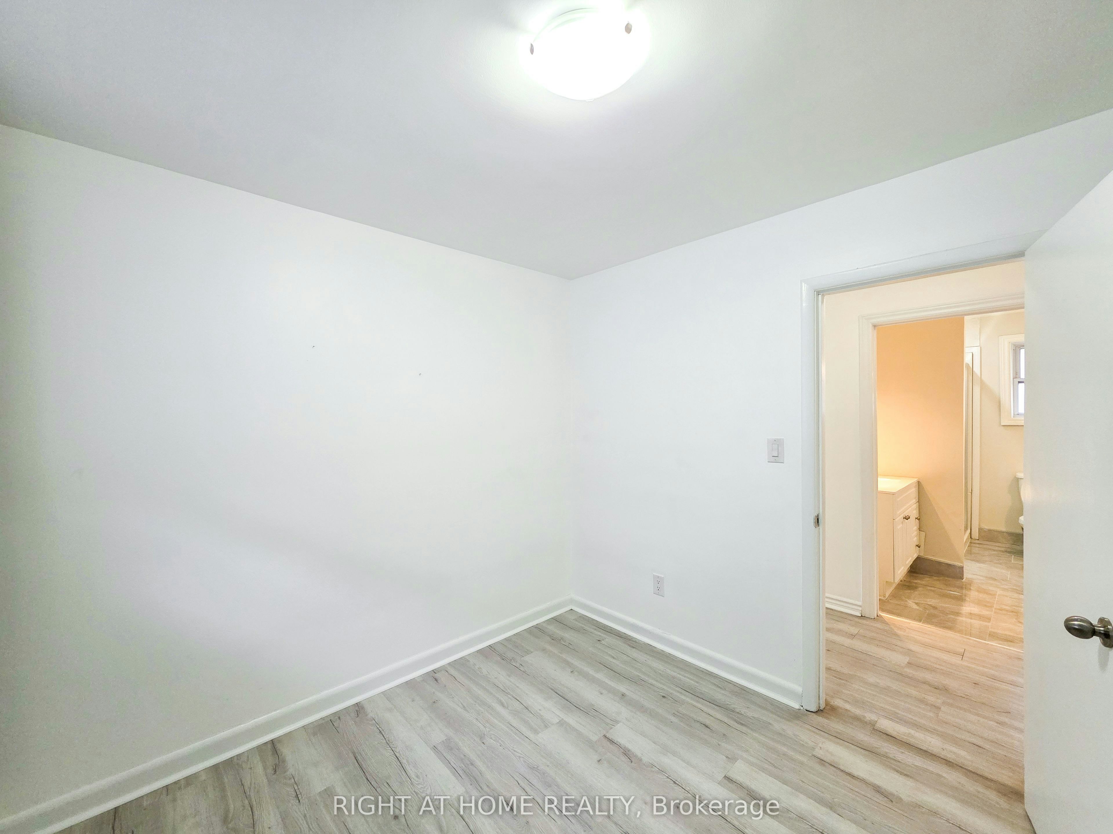 Main-708 Carnegie Avenue, Oshawa, ON, L1G 4R6 - 15