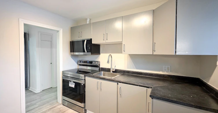 Main-708 Carnegie Avenue, Oshawa, ON, L1G 4R6 - 3