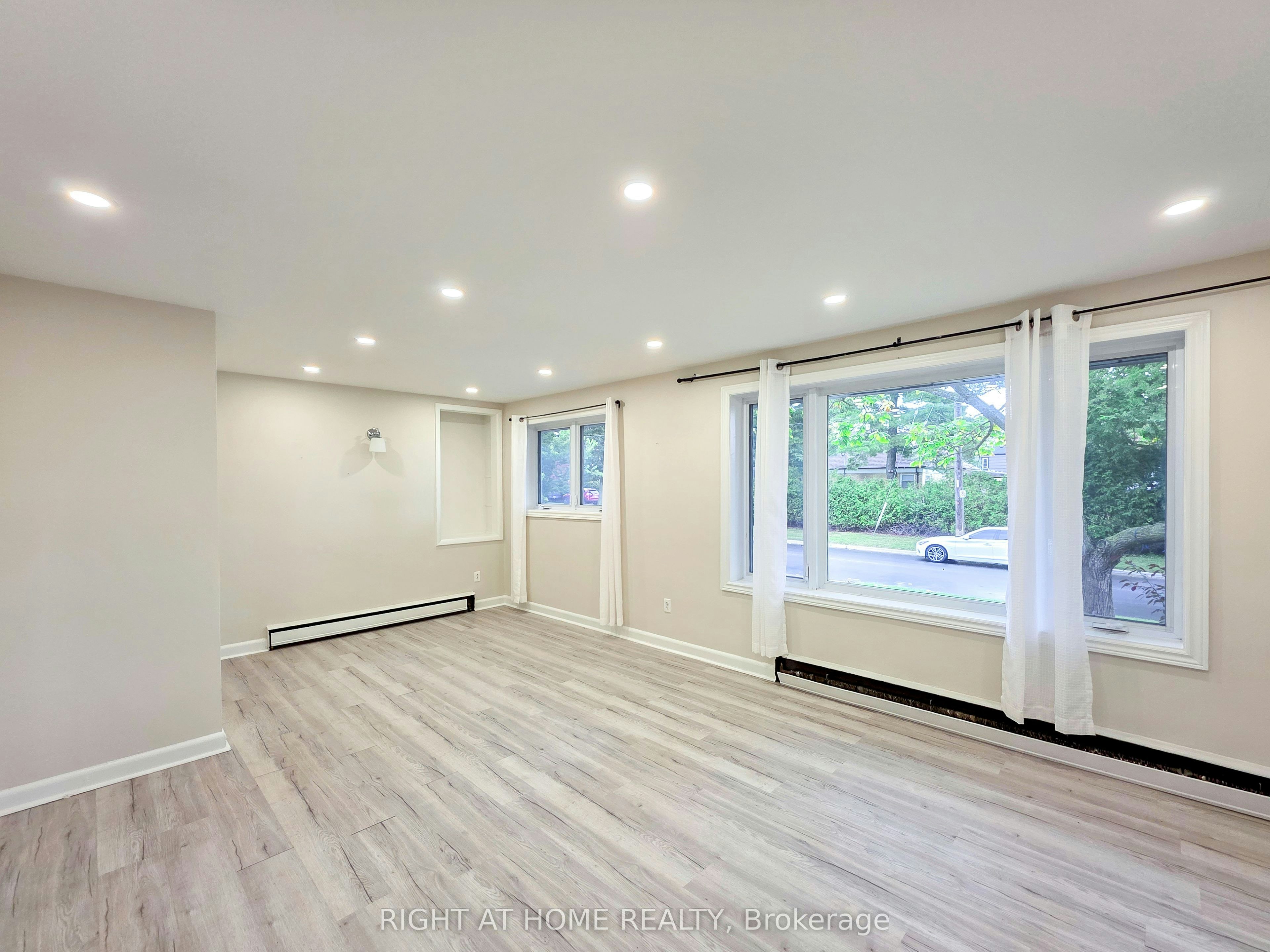Main-708 Carnegie Avenue, Oshawa, ON, L1G 4R6 - 8