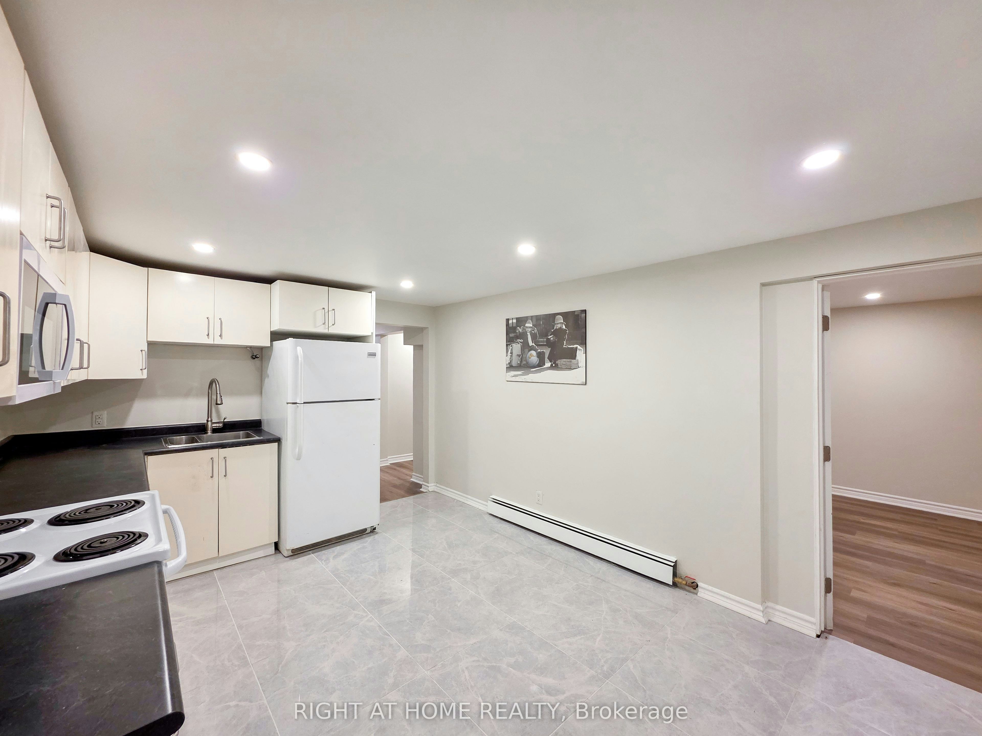 Lower-708 Carnegie Avenue, Oshawa, ON, L1G 4R6 - 6