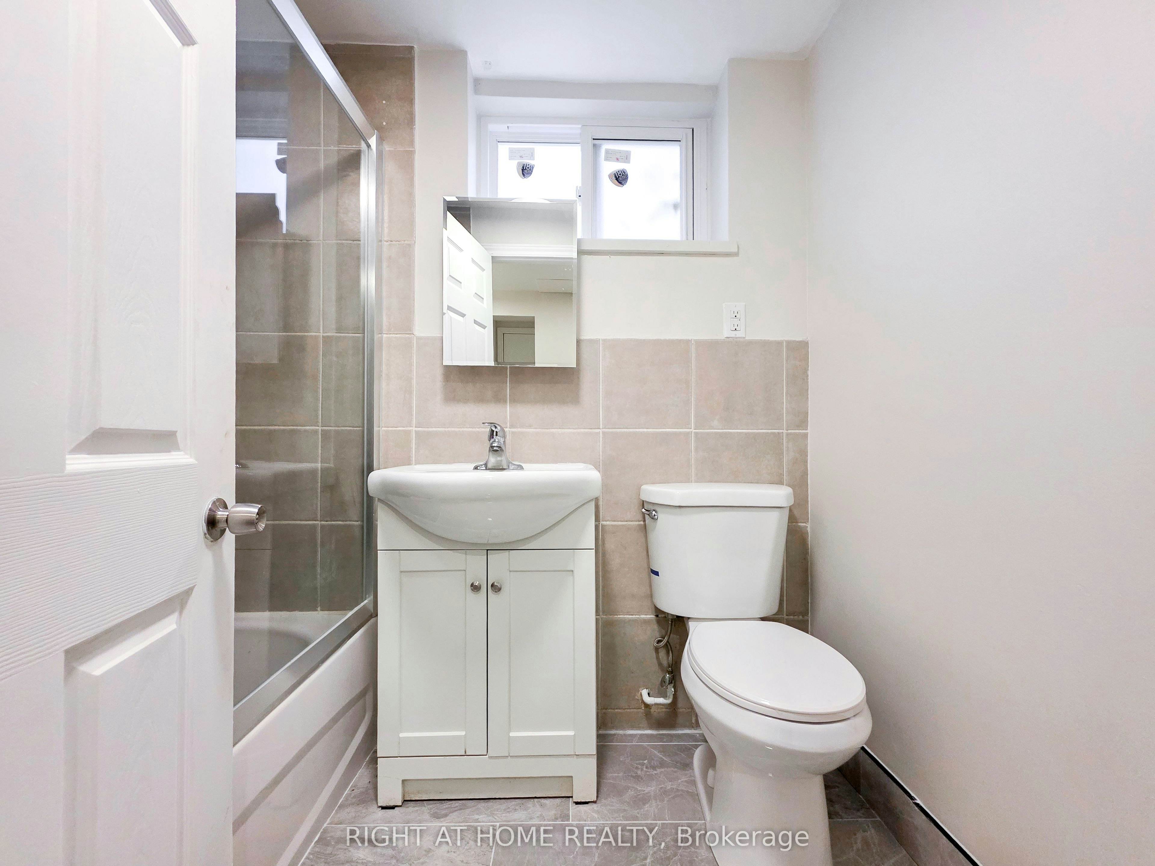 Lower-708 Carnegie Avenue, Oshawa, ON, L1G 4R6 - 21