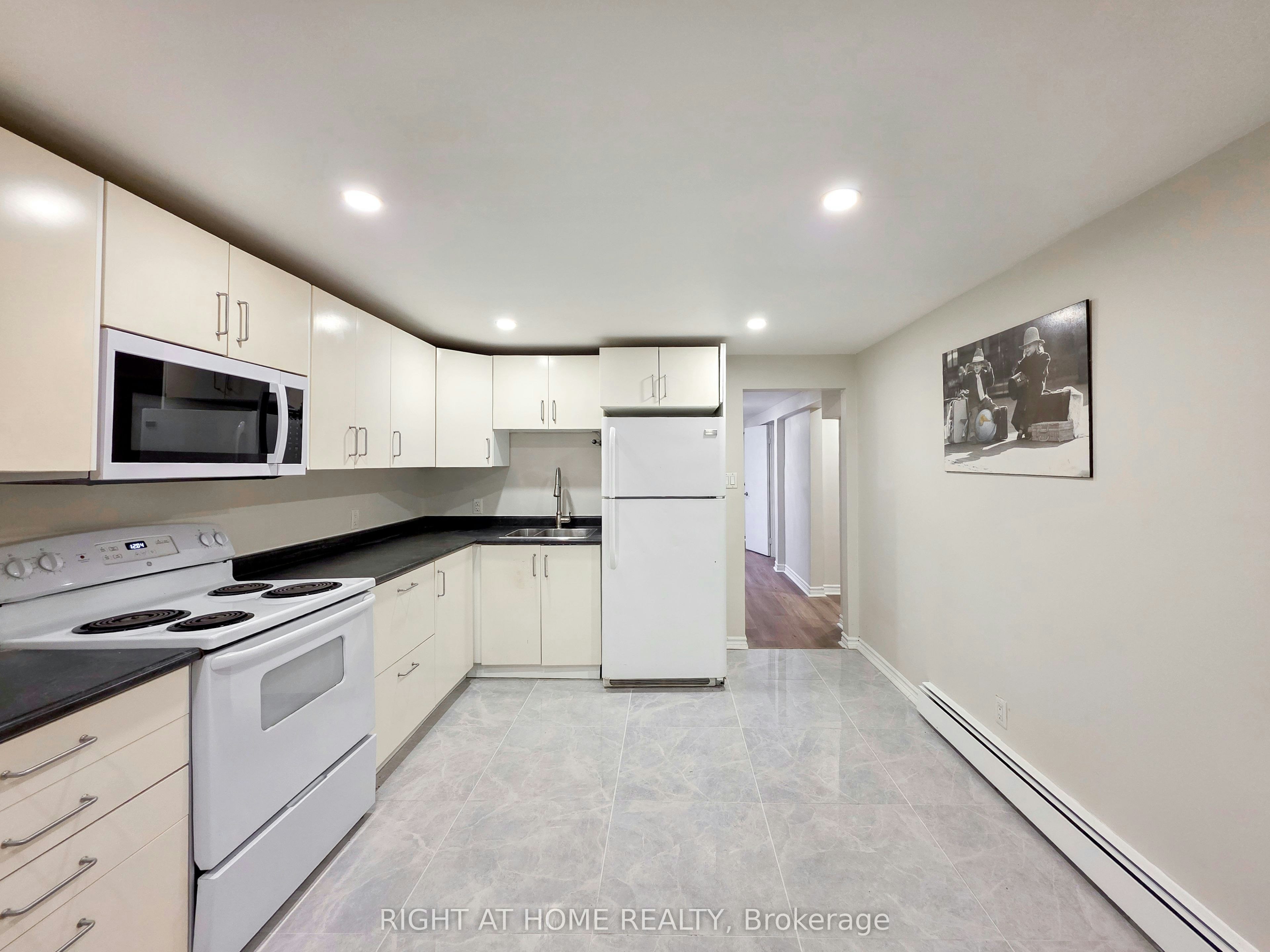 Lower-708 Carnegie Avenue, Oshawa, ON, L1G 4R6 - 7
