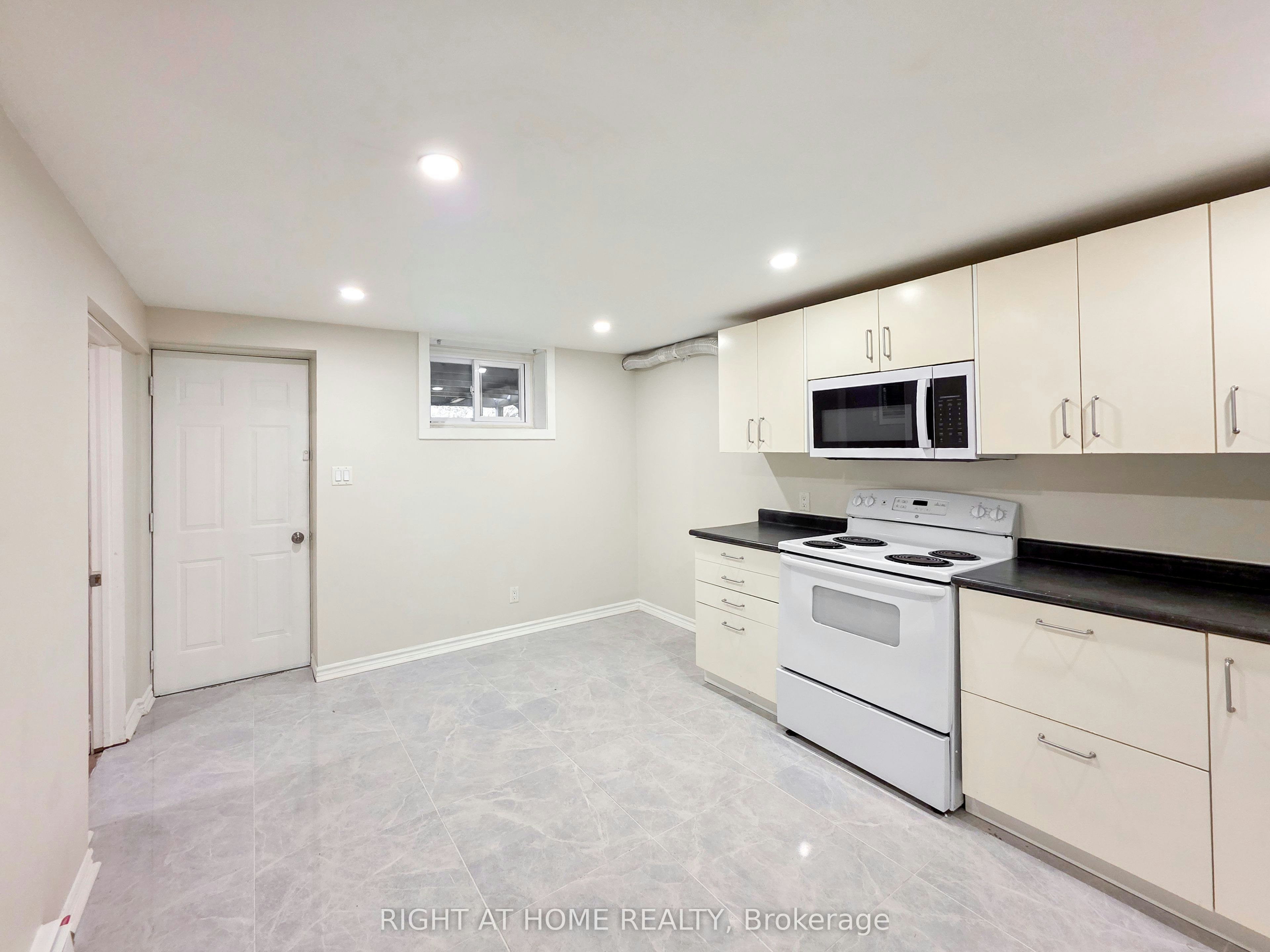 Lower-708 Carnegie Avenue, Oshawa, ON, L1G 4R6 - 5